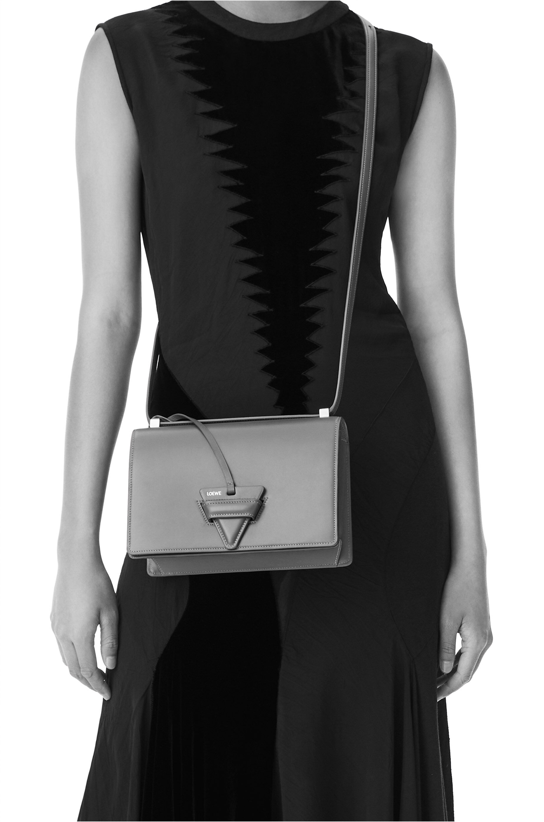 Bolso Barcelona en piel de ternera sedosa Bronceado - LOEWE