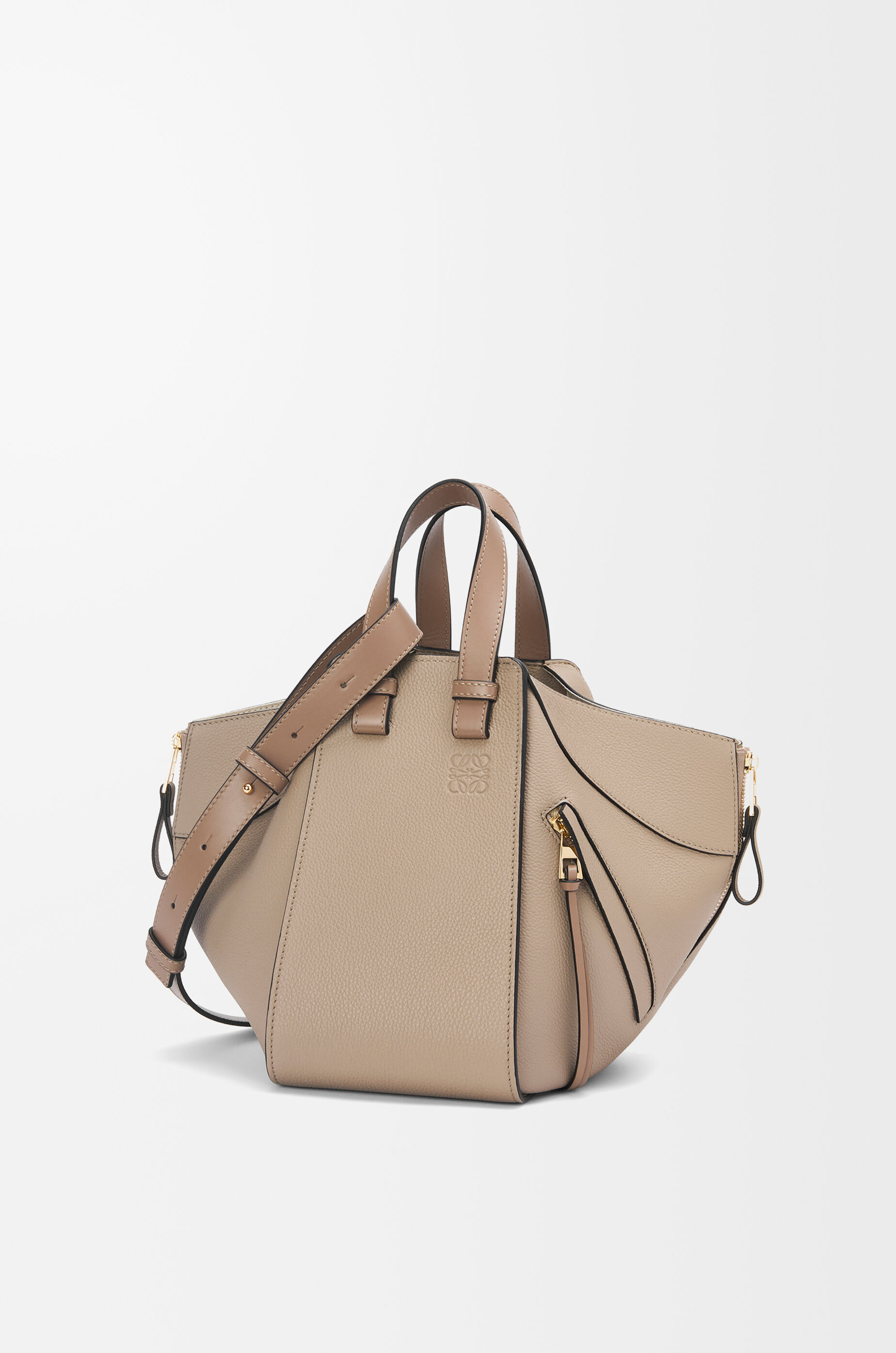 ハンモックバッグ スモール（クラシックカーフ） ブラウン - LOEWE