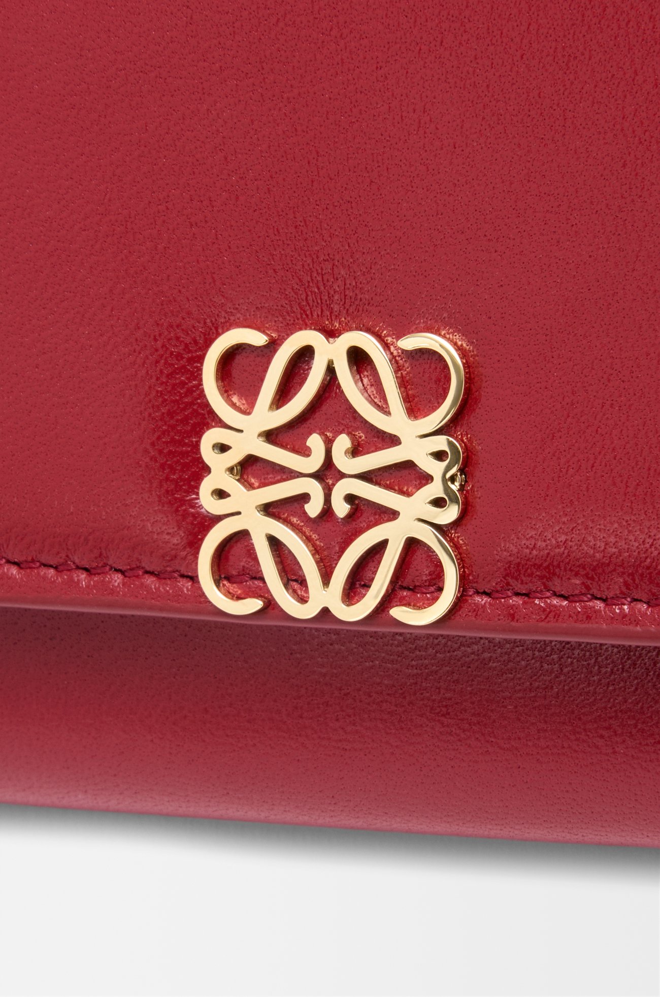 LOEWE Puffer Anagram small vertical wallet in shiny nappa calfskin Burnt Red