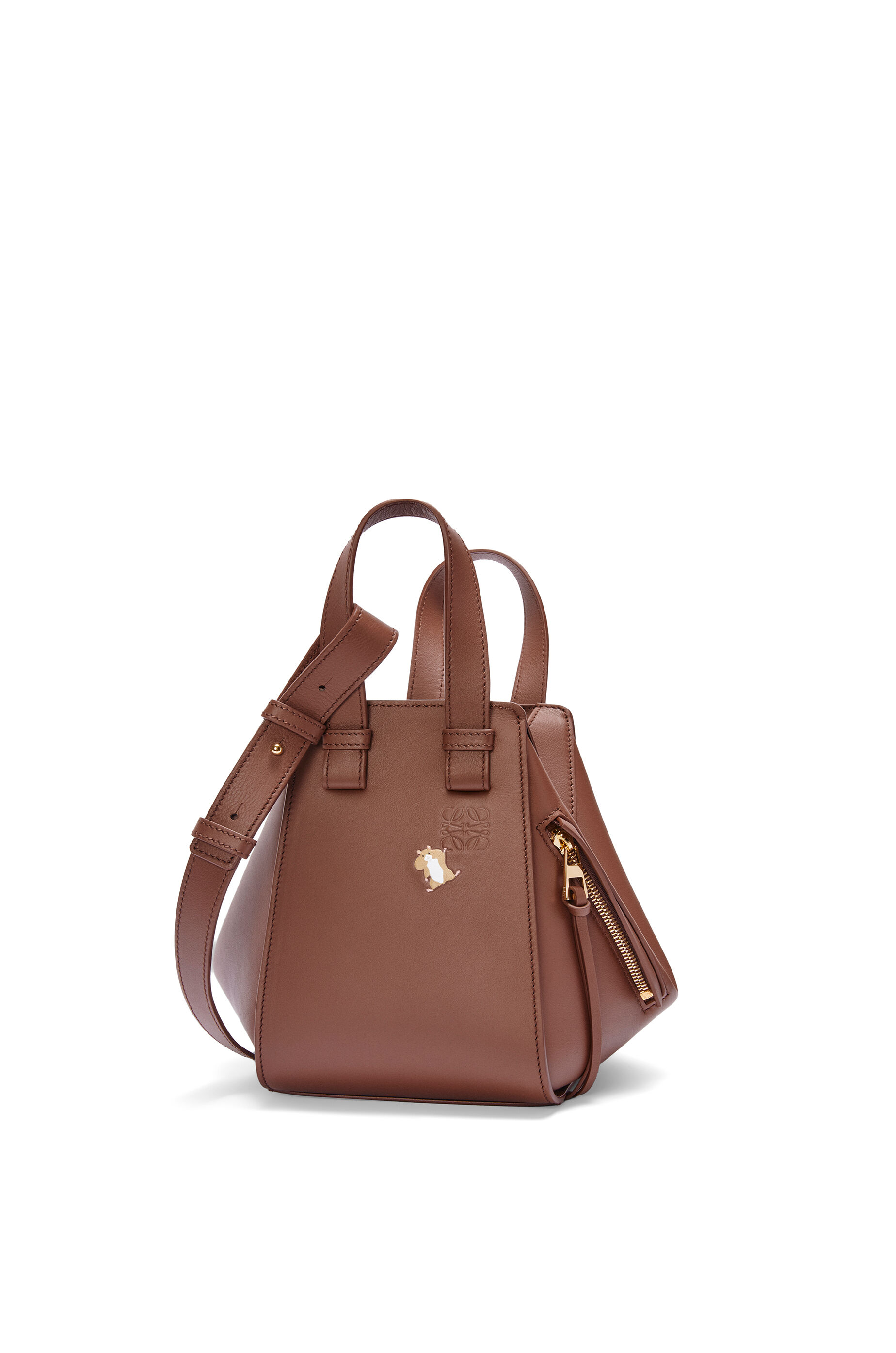Borsa Hammock Hamster compatta in nappa di vitello Avana LOEWE