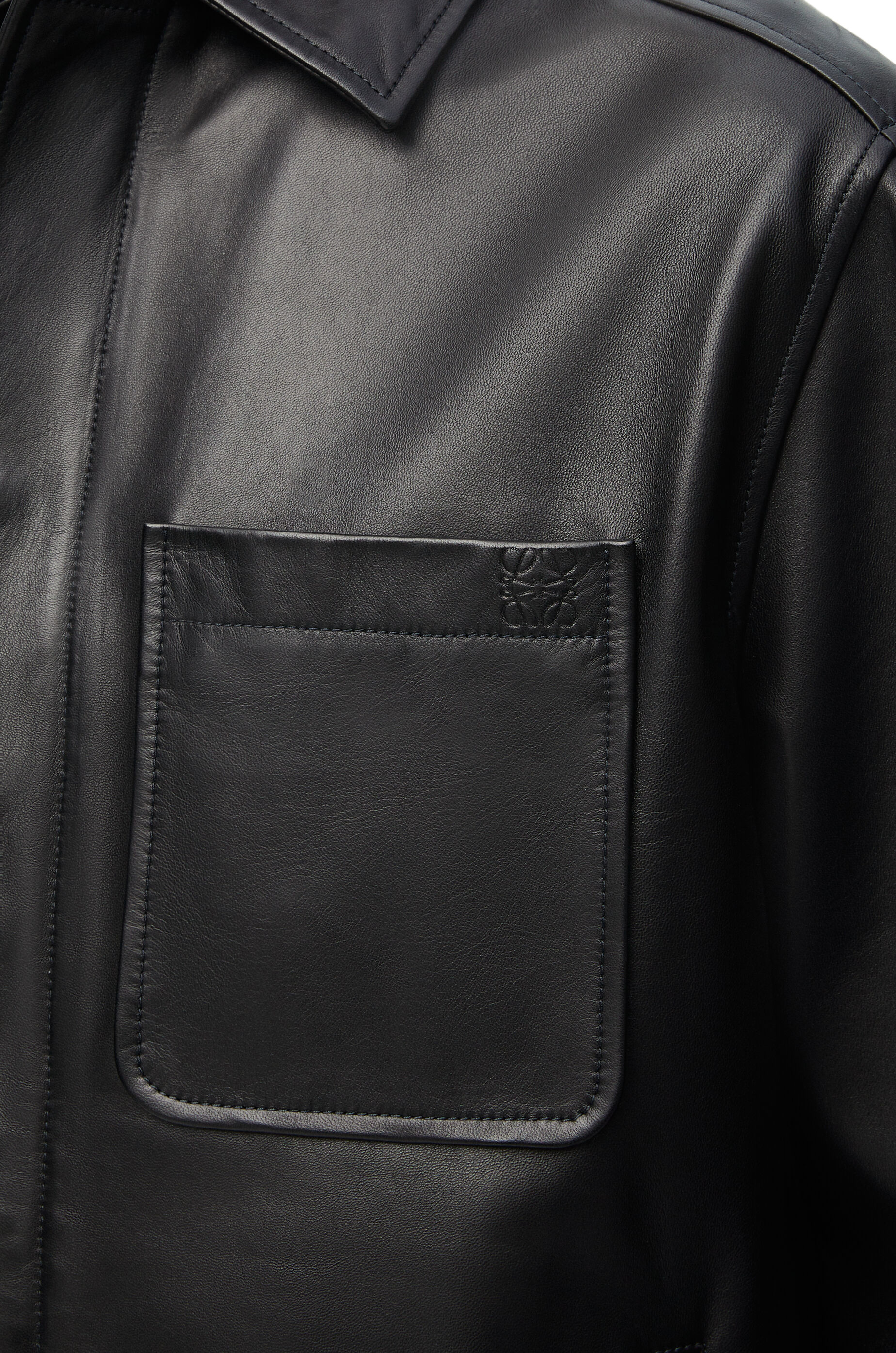 LOEWE(ロエベ)　極上 ラム レザー　プルオーバー　シャツ　ジャケット LOEWE ロエベ レザージャケット H526Y31L29 メンズ ブルゾン