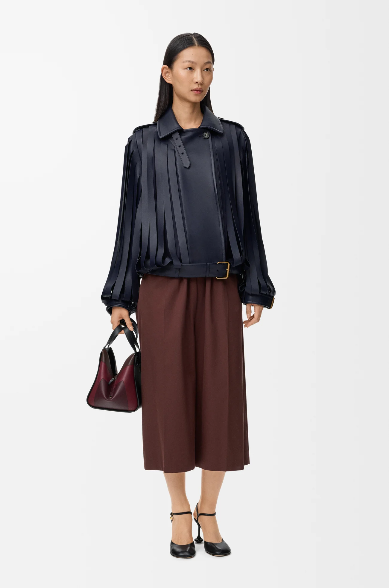 LOEWE Verkürzte Hose mit Gürtel aus Baumwolle und Seide Kaffeebraun