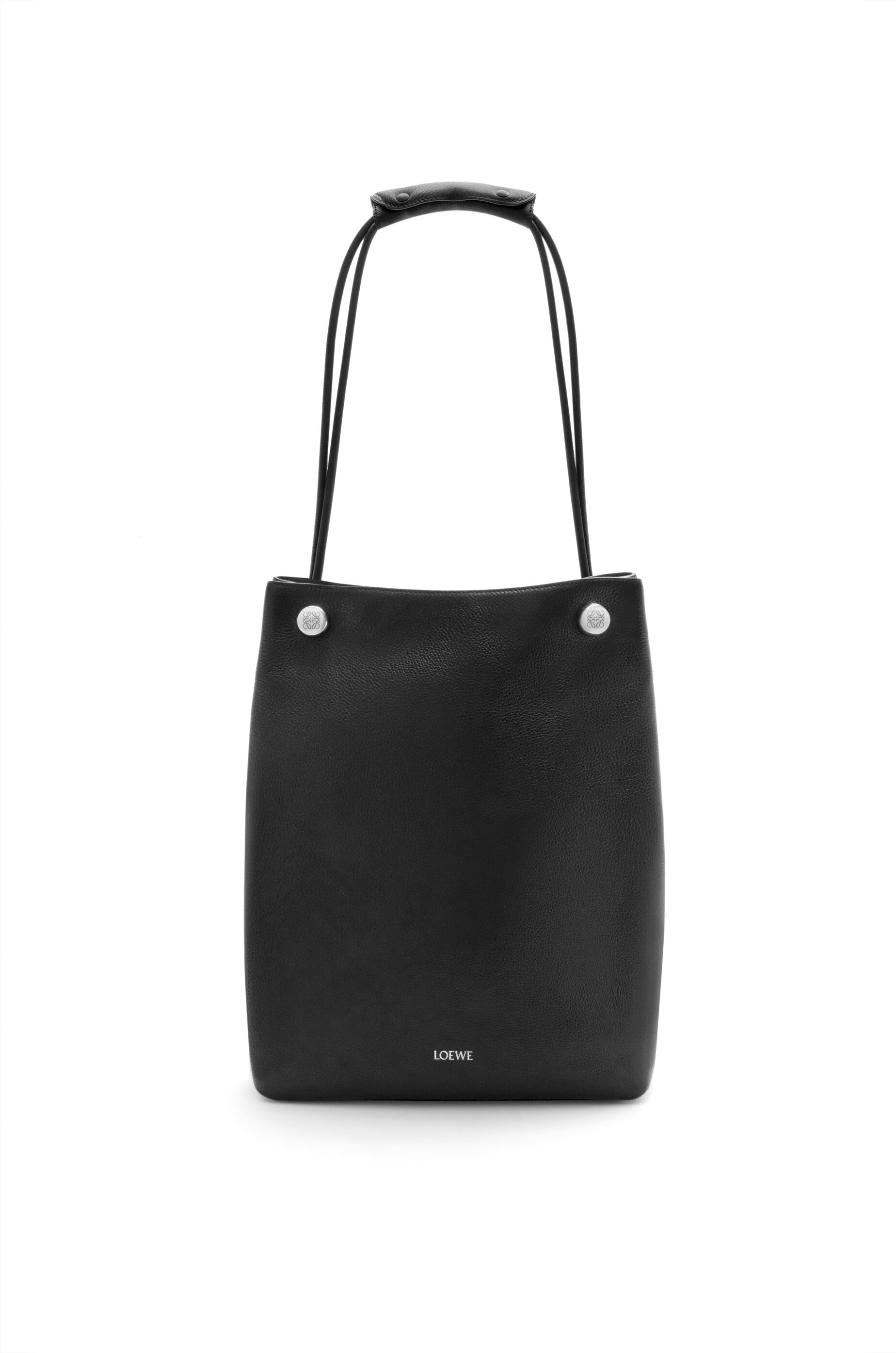 Pebble Hobo aus weichem genarbtem Kalbsleder Schwarz LOEWE