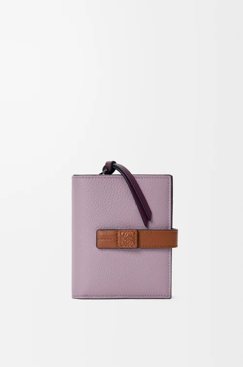 LOEWE 컴팩트 지퍼 지갑 - 소프트 그레인 카프스킨 더티 모브/스쿼럴