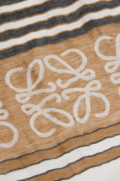 LOEWE Pañuelo en lino y algodón Marrón/Multicolor plp_rd