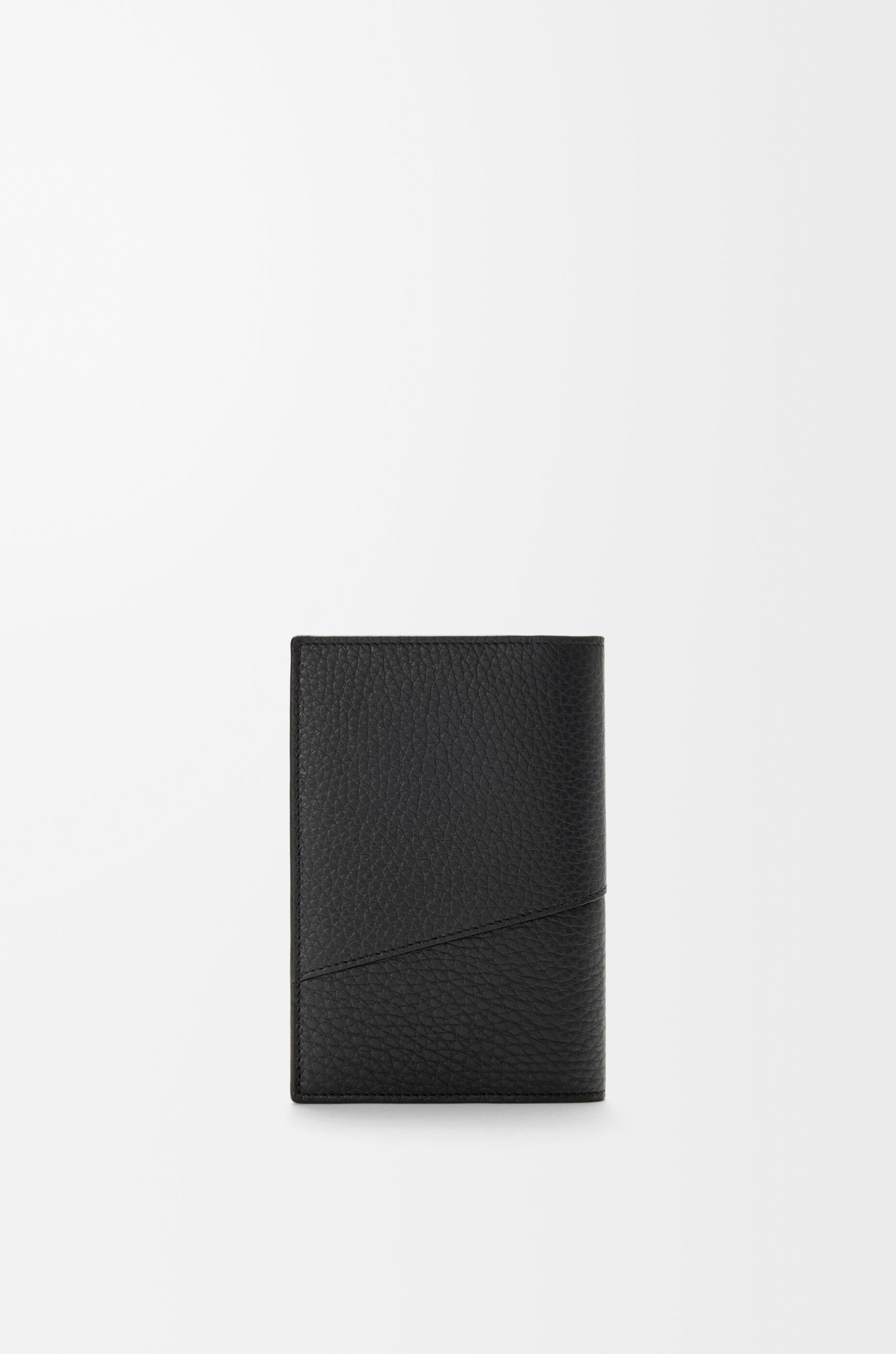 Puzzle passport cover in supple grained calfskin Black - LOEWE