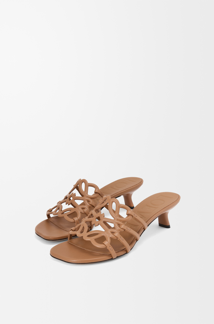 LOEWE Petal Anagram slide in soft calfskin Camel