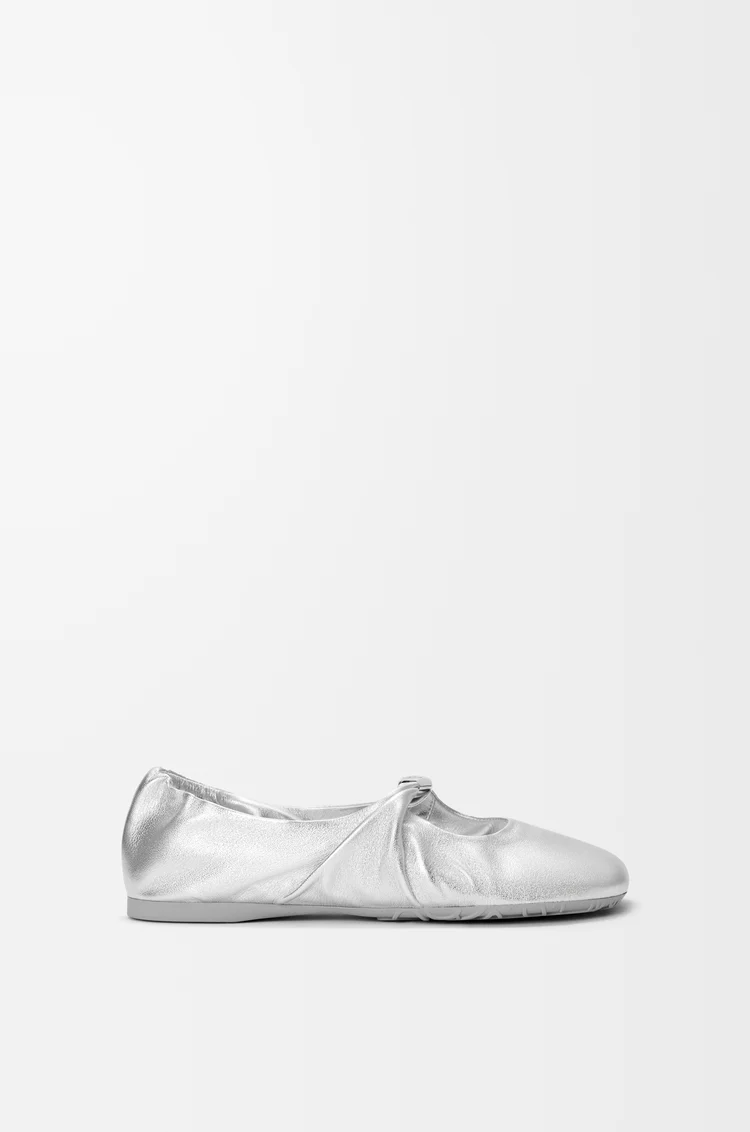 LOEWE Pebble Soft ballerina in laminated nappa lambskin Plata