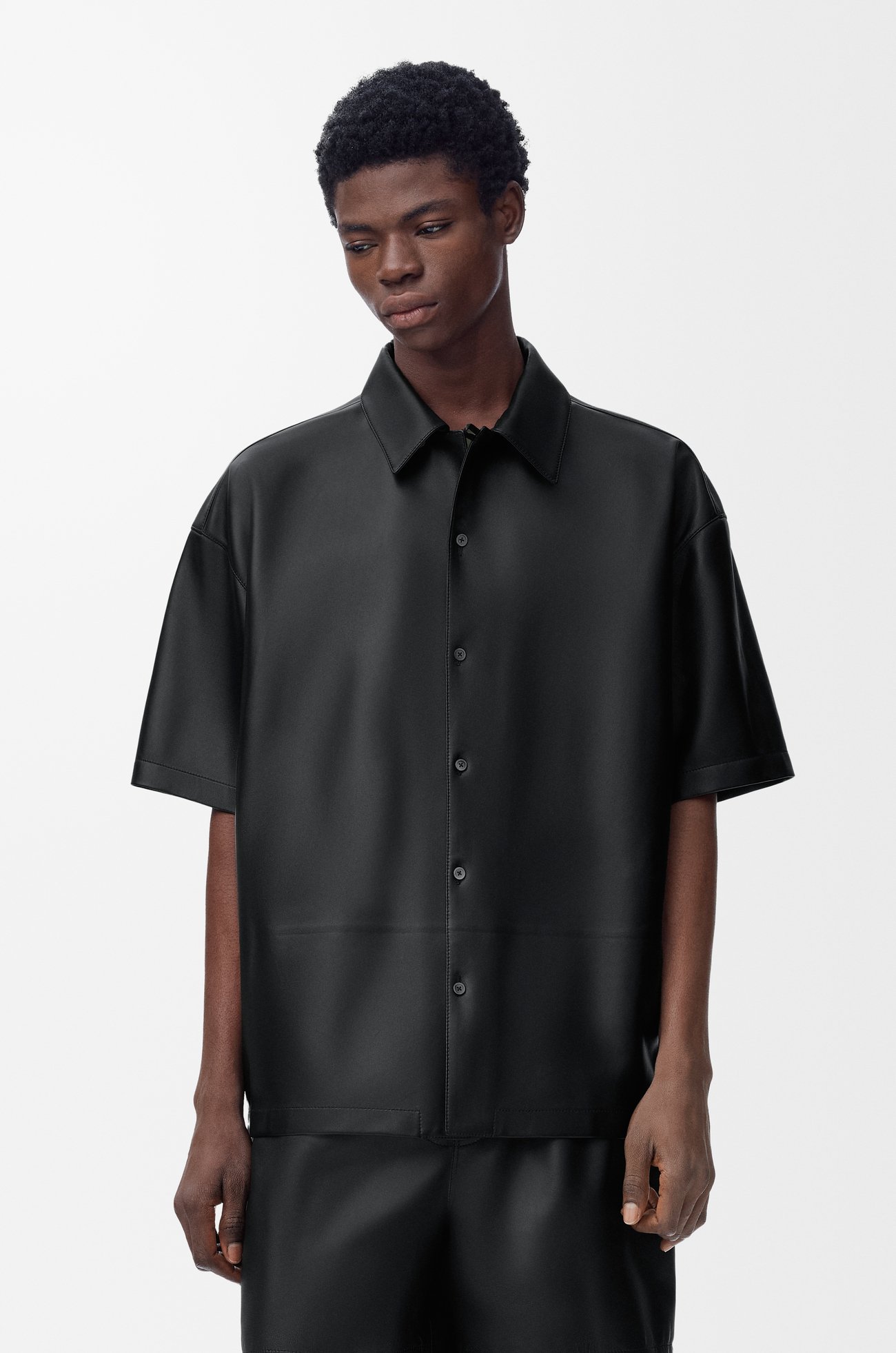 LOEWE Chemise à manches courtes en cuir d'agneau nappa Noir