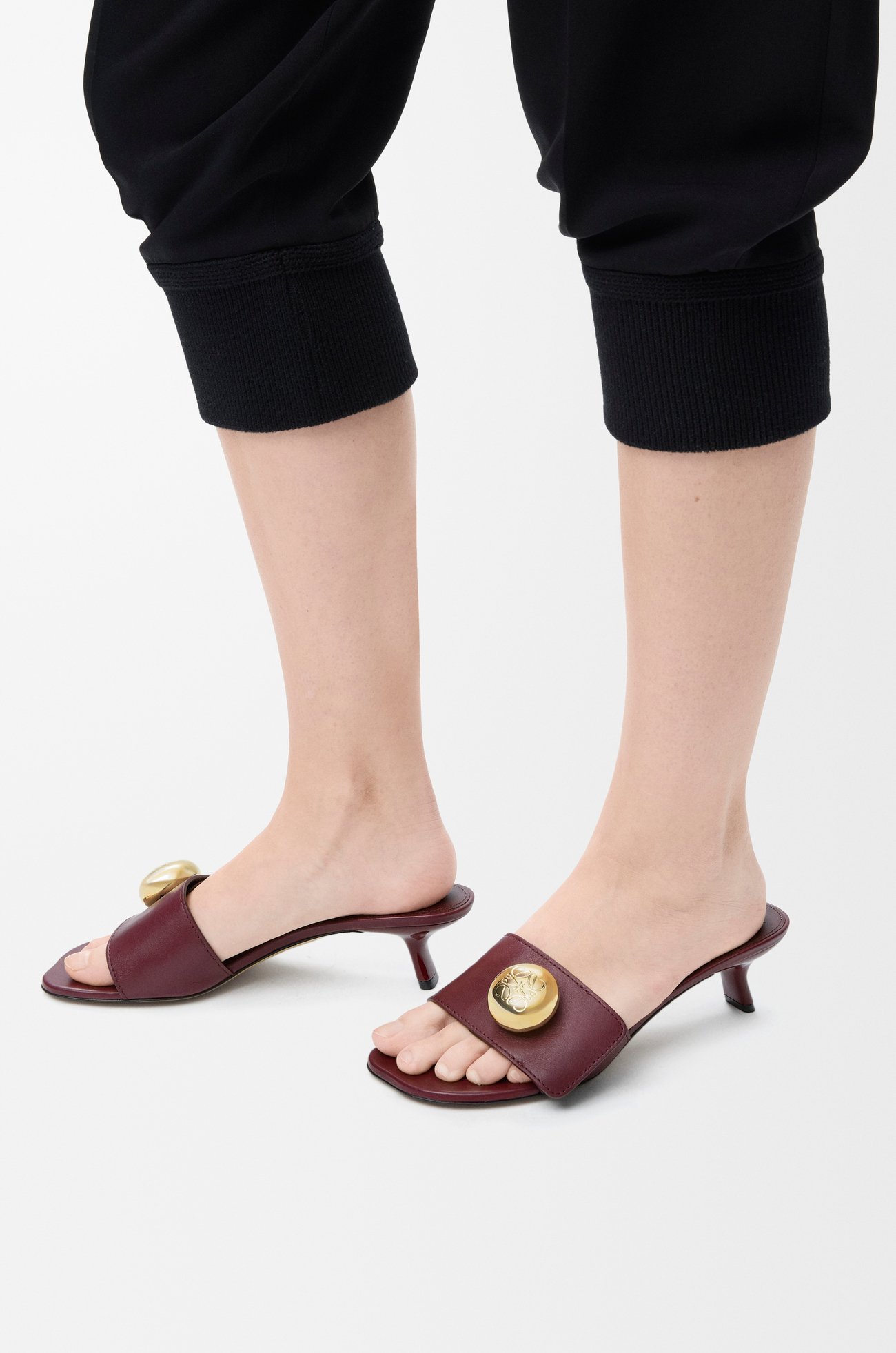 LOEWE Pebble slide in soft calfskin Burgundy