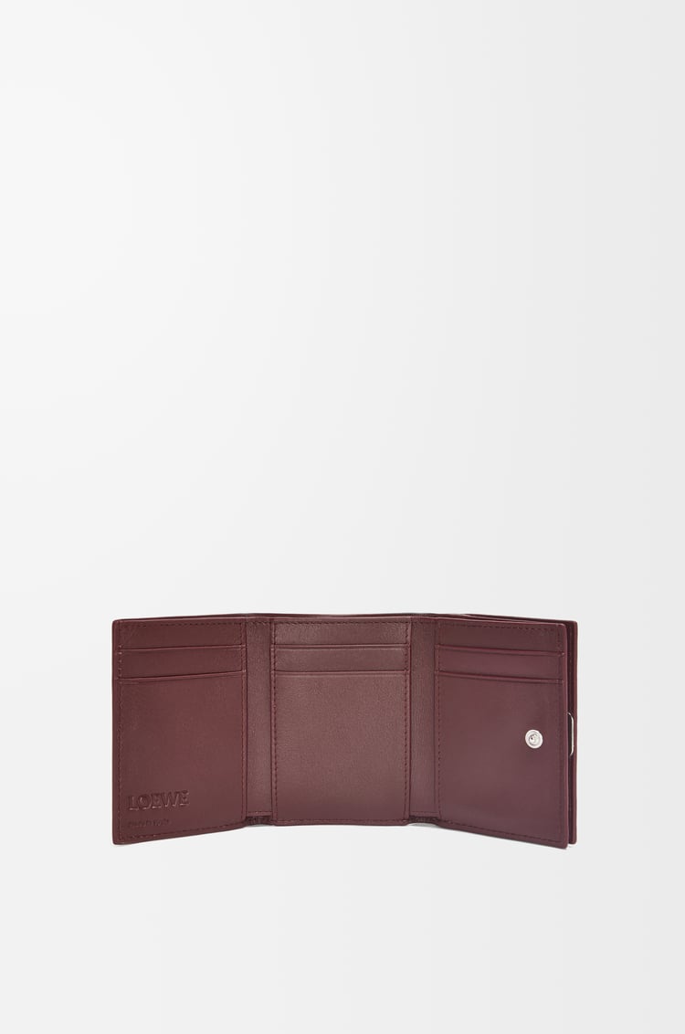 LOEWE アナグラム トライフォールド ウォレット（ペブルグレインカーフ） バーガンディ