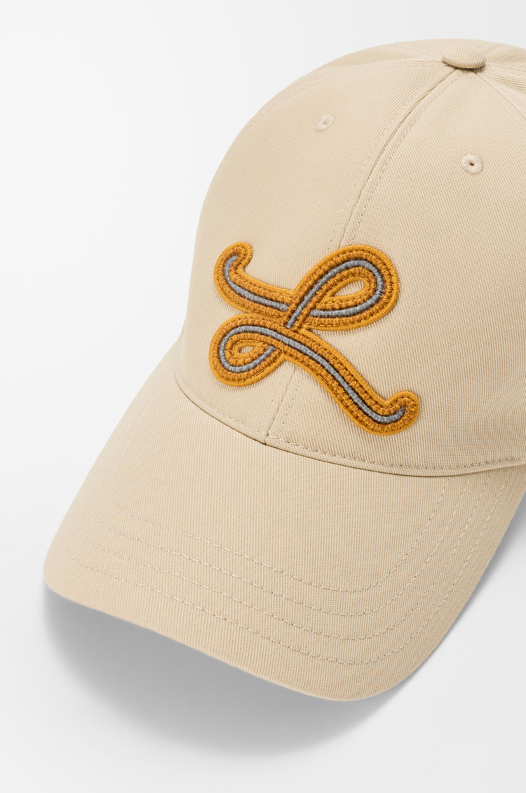 LOEWE Gorra con parche L en algodón Beige
