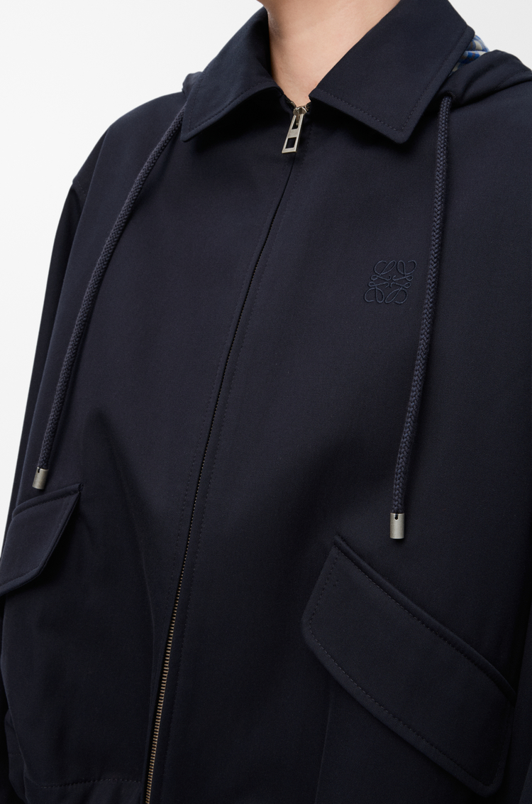 LOEWE Parka mit Kapuze aus Baumwolle und Seide Dunkles Marineblau