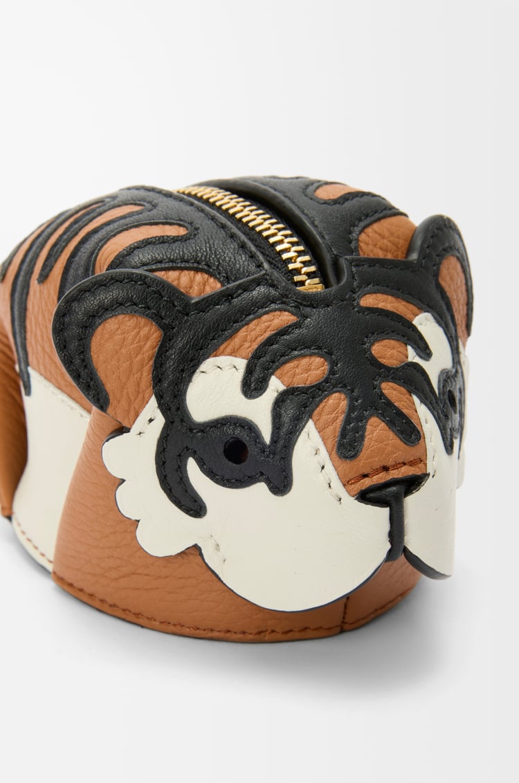 LOEWE Tiger coin case charm in classic calfskin Cognac