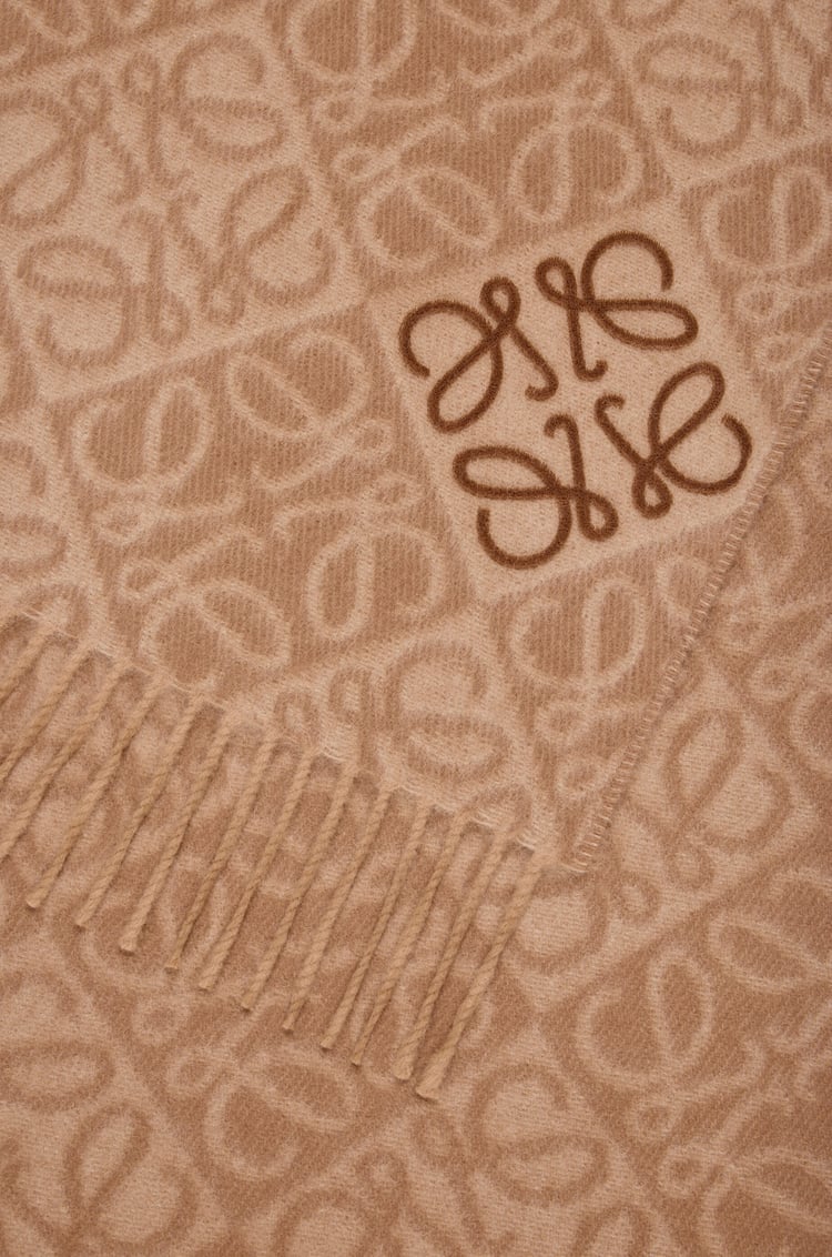 LOEWE アナグラム スカーフ（ウール&カシミヤ） モカ