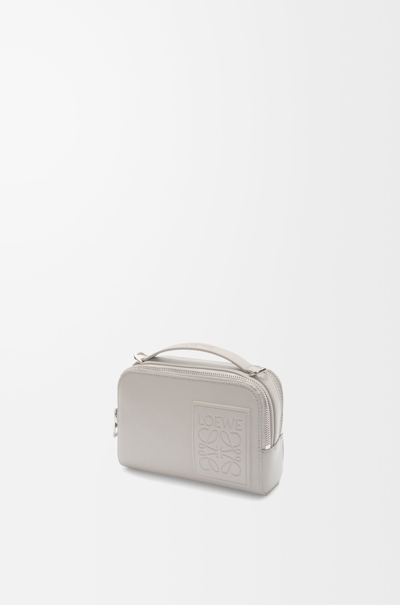 LOEWE Bolso bandolera Mini Camera en piel de ternera satinada Gris Valva plp_rd