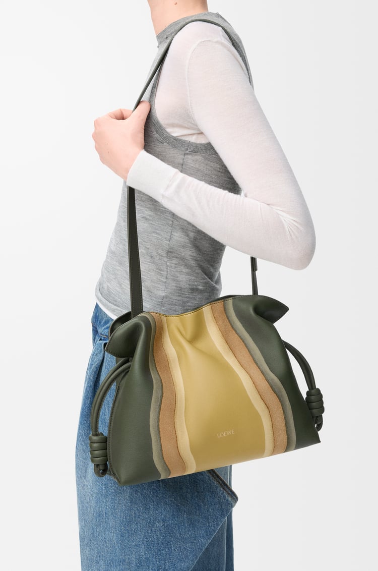 LOEWE フラメンコクラッチ（ナパカーフ） ボトルグリーン/オークル