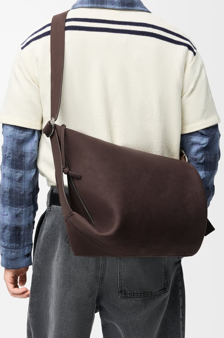 LOEWE Loop bucket in grained nubuck Dark Chestnut
