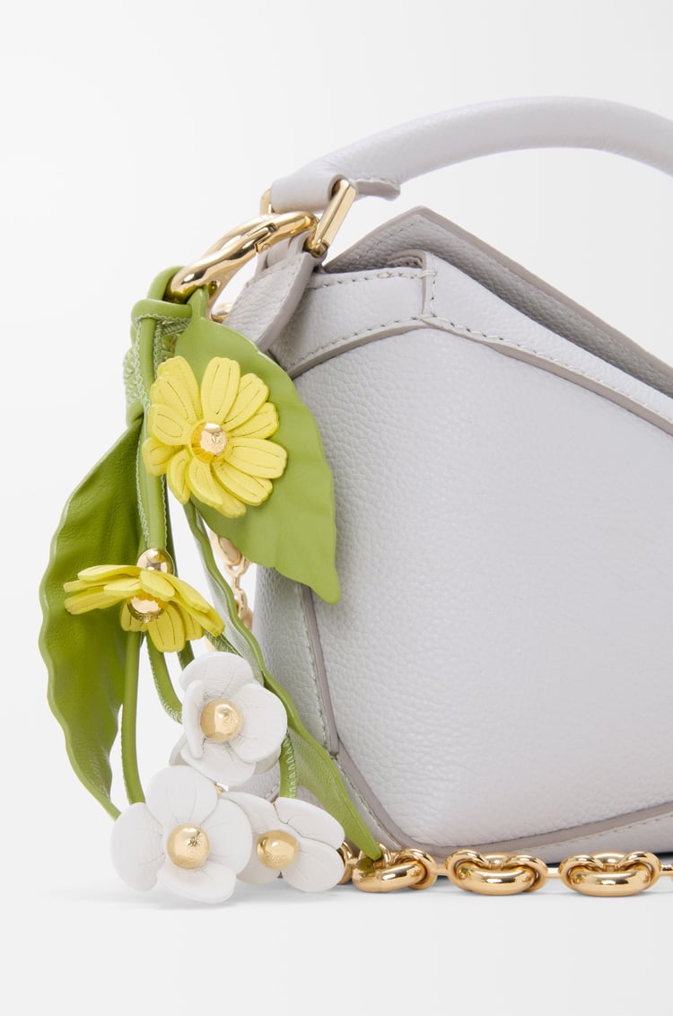 LOEWE Chamomille flower charm in classic calfskin Yellow/Green