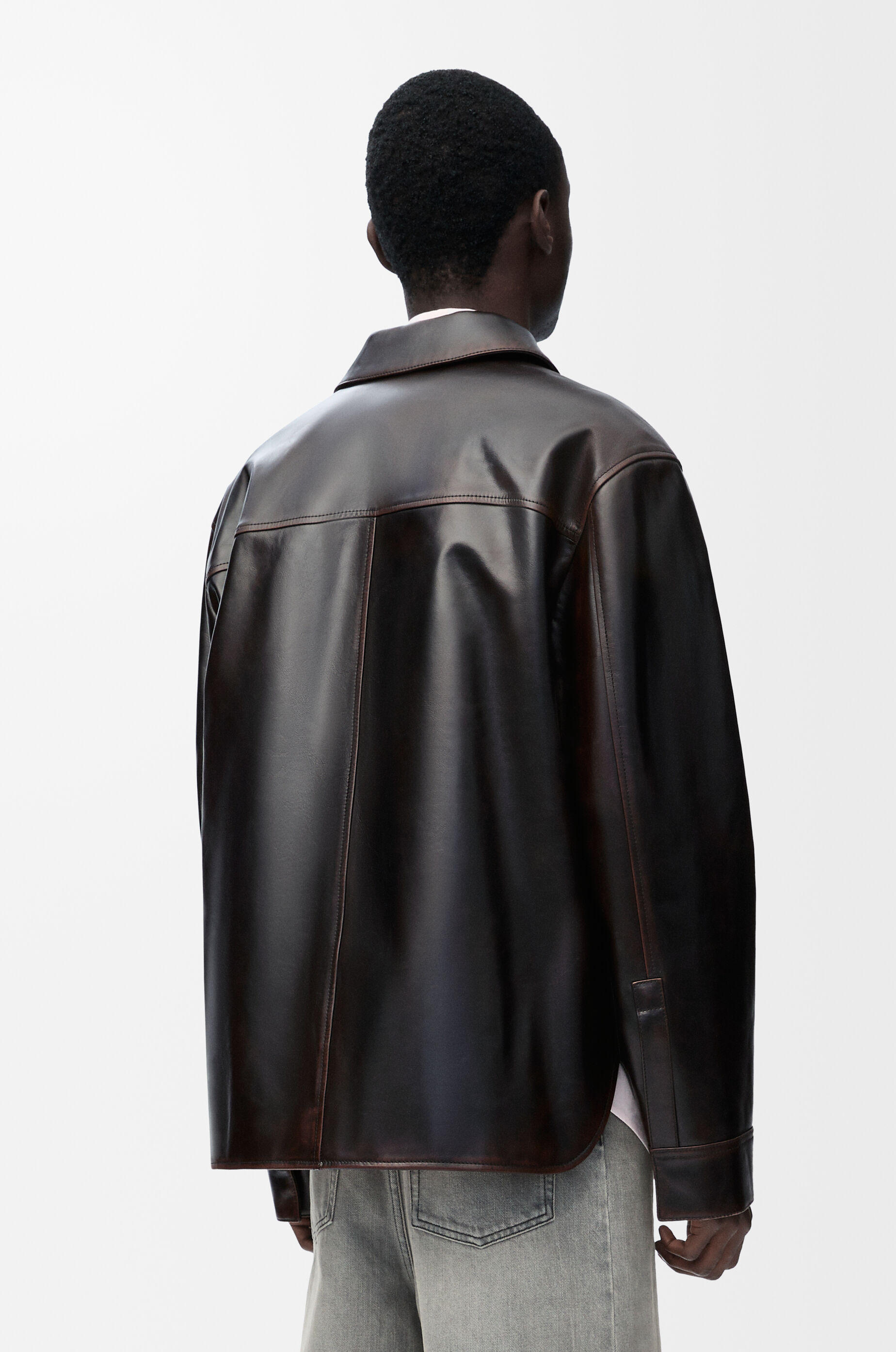 レギュラーフィット Tシャツ（コットン） ブラック - LOEWE