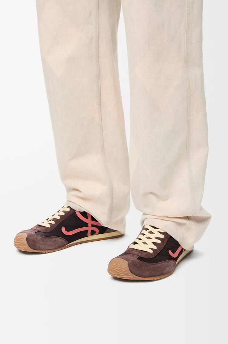 LOEWE バレエランナー 2.0（ナイロン&カーフ） チョコレート/コーラル/イエロー