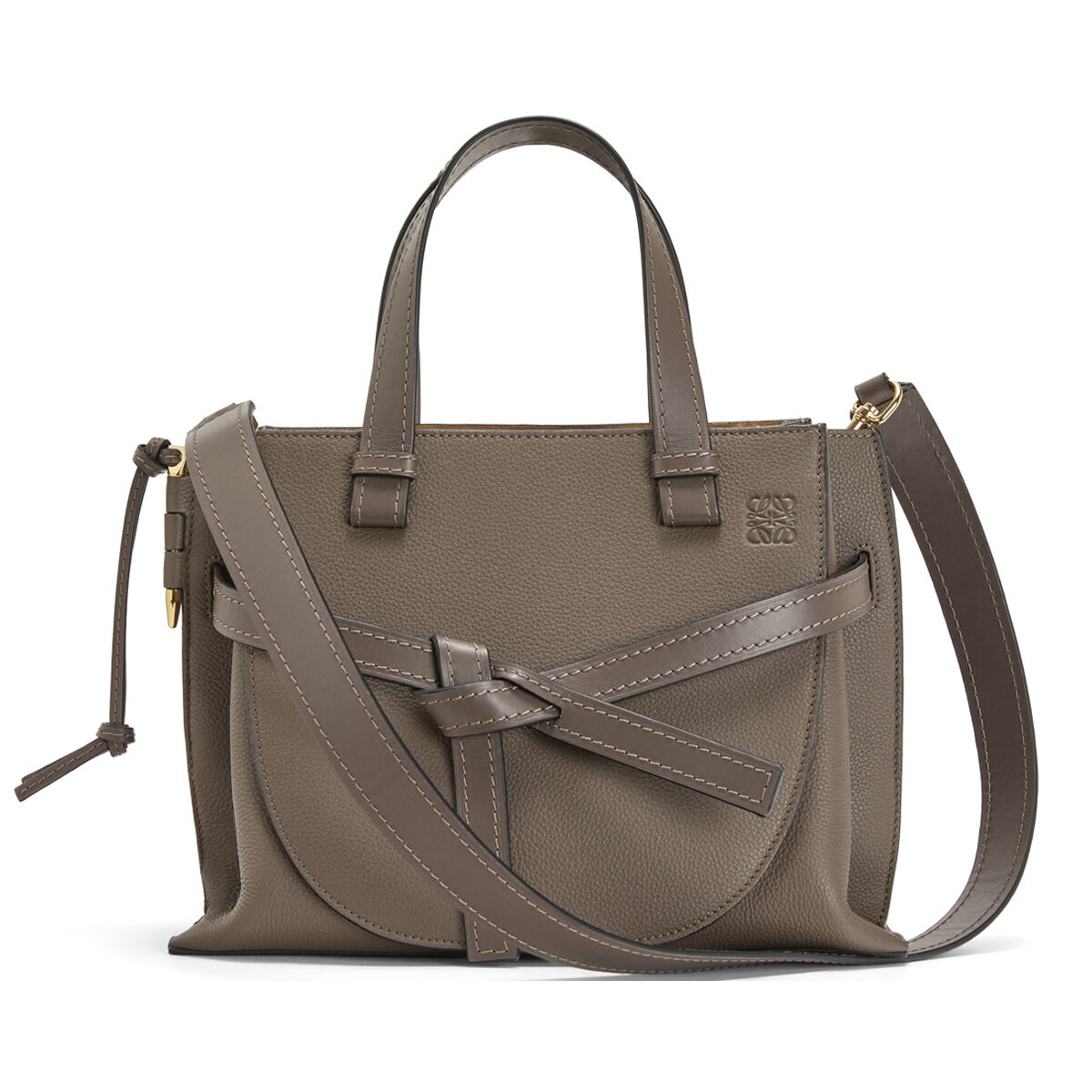 ロエベの通勤バッグ