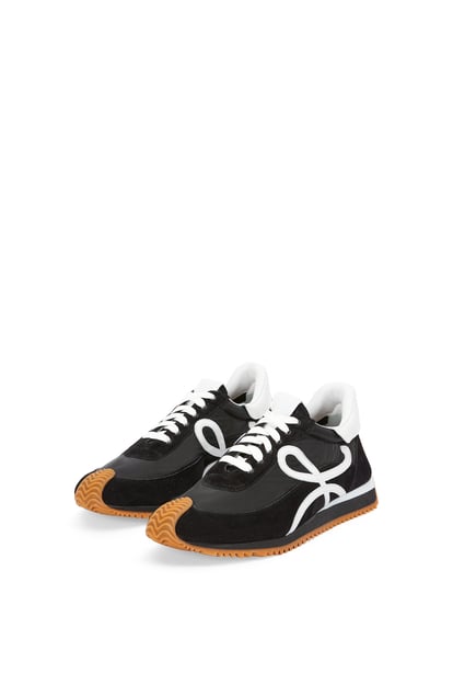 LOEWE Sneakers Flow Runner en nylon et veau velours NOIR/BLANC plp_rd