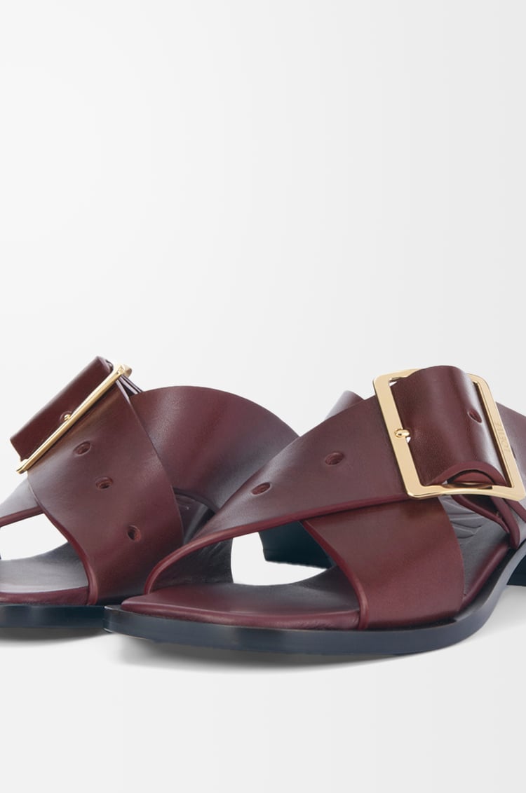 LOEWE ペタル ベルト サンダル（ベジタブルタンニンカーフ） バーガンディ