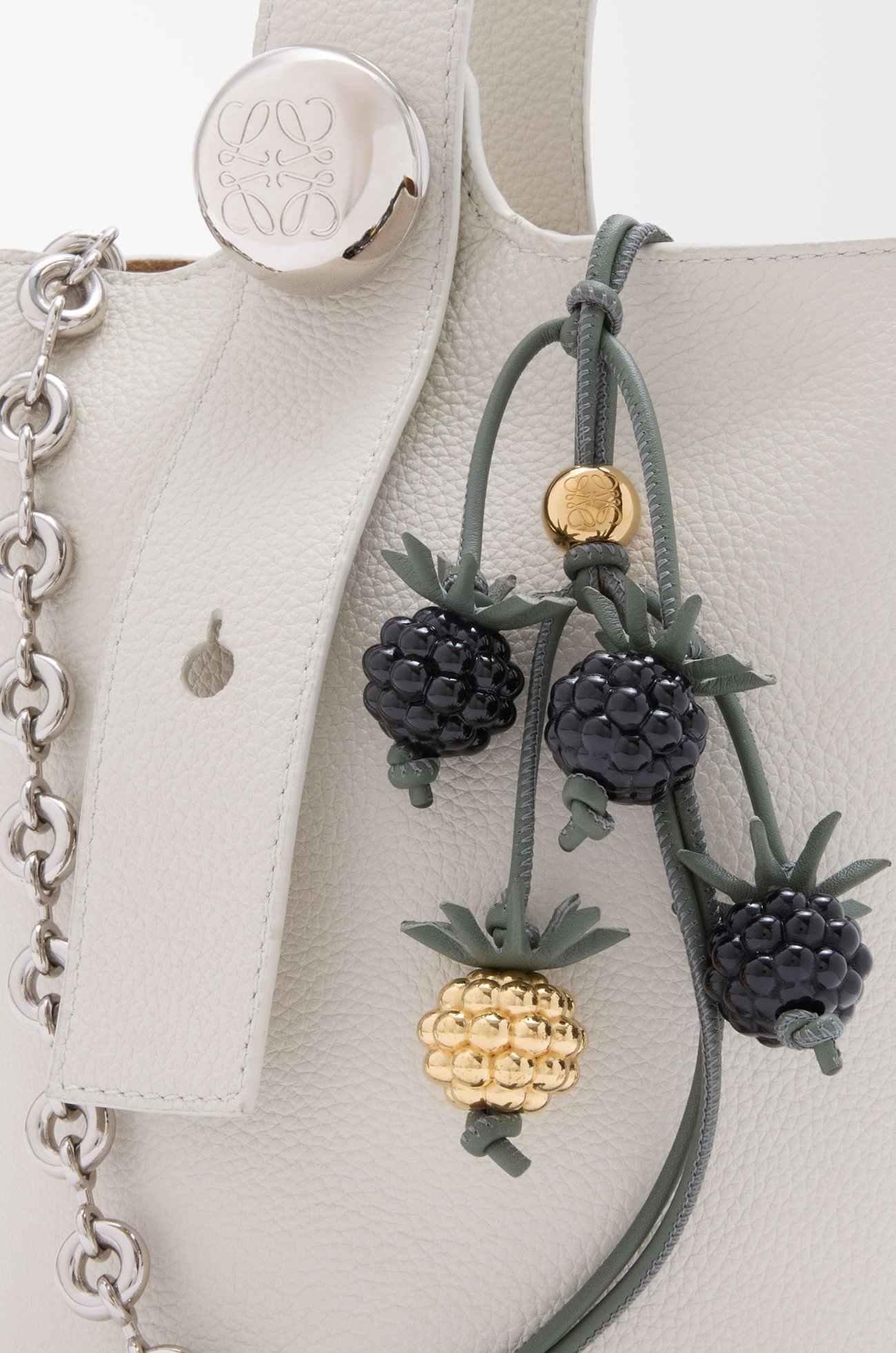 LOEWE Charm Berry en piel de ternera Negro/Verde