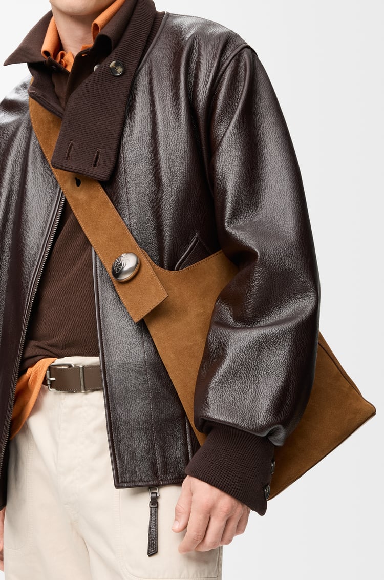 LOEWE Large Pebble bucket bag in suede calfskin Tobacco