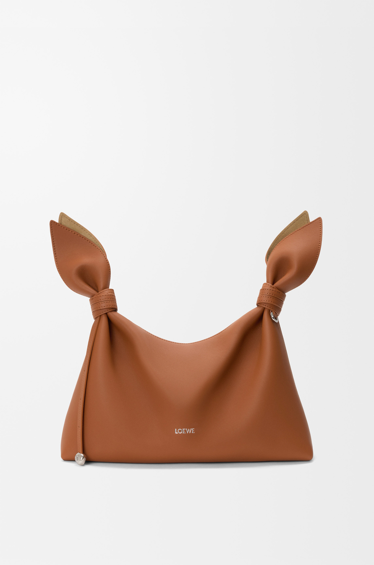 LOEWE Bolso Scarf mediano en piel de ternera lisa Marrón Ardilla