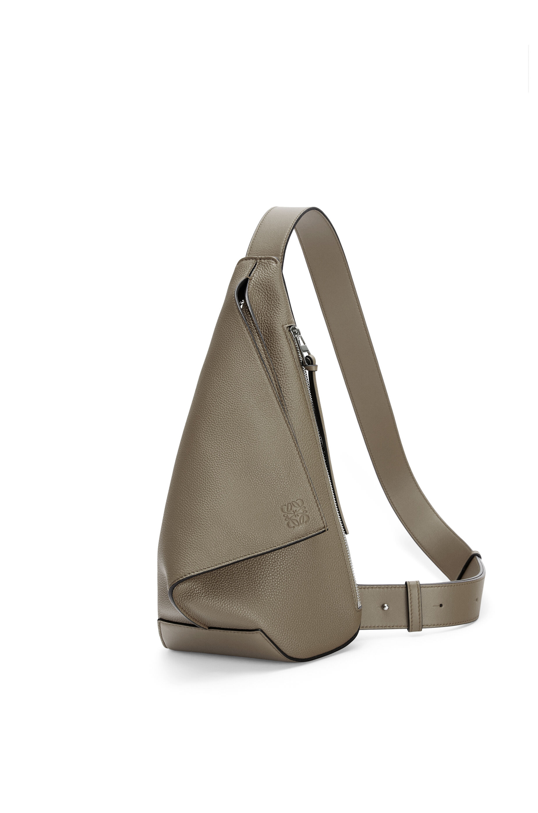 Loewe Anton Sling 2024 favors