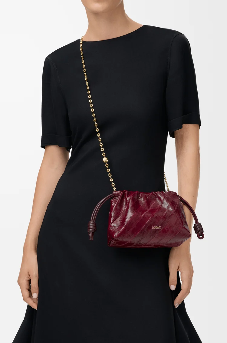 LOEWE Bolso Flamenco purse mini en piel de anguila Burdeos