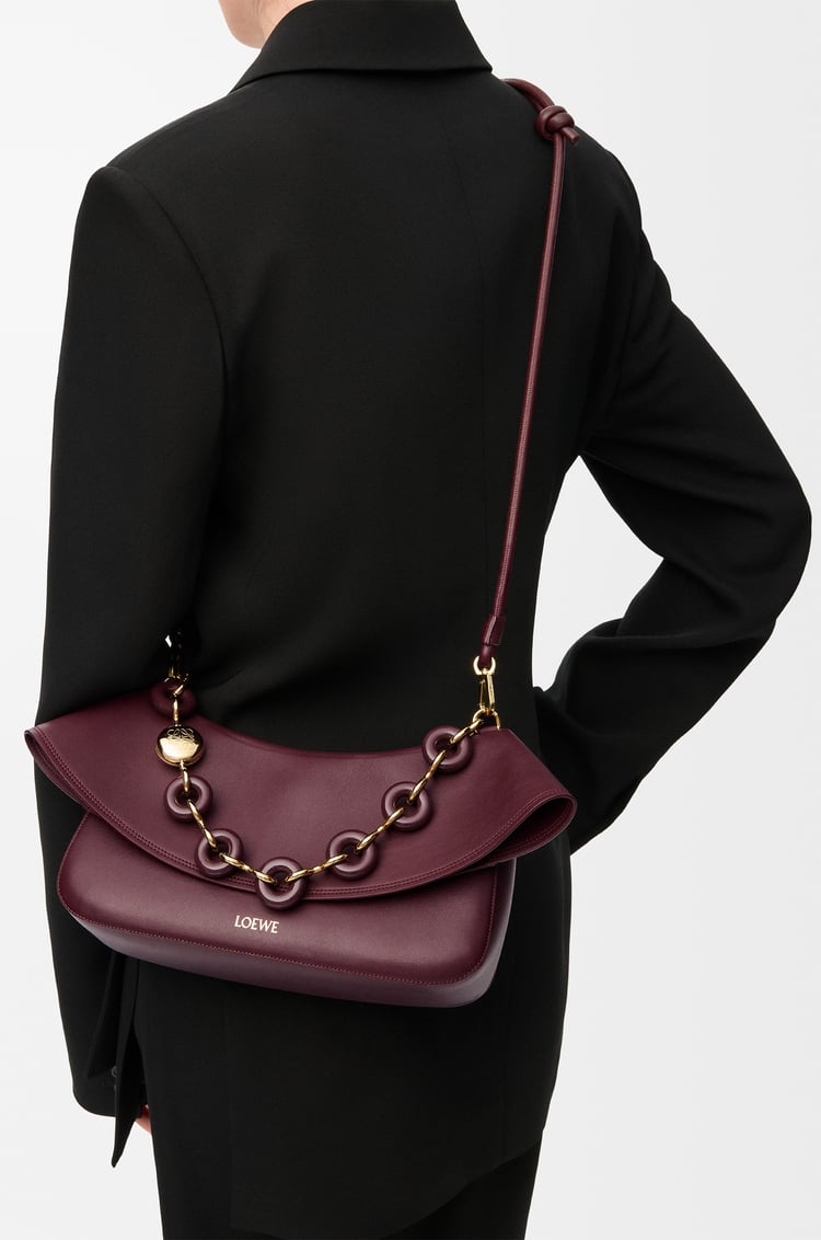 LOEWE オラ バッグ ミディアム（スムースカーフ） ダークバーガンディ