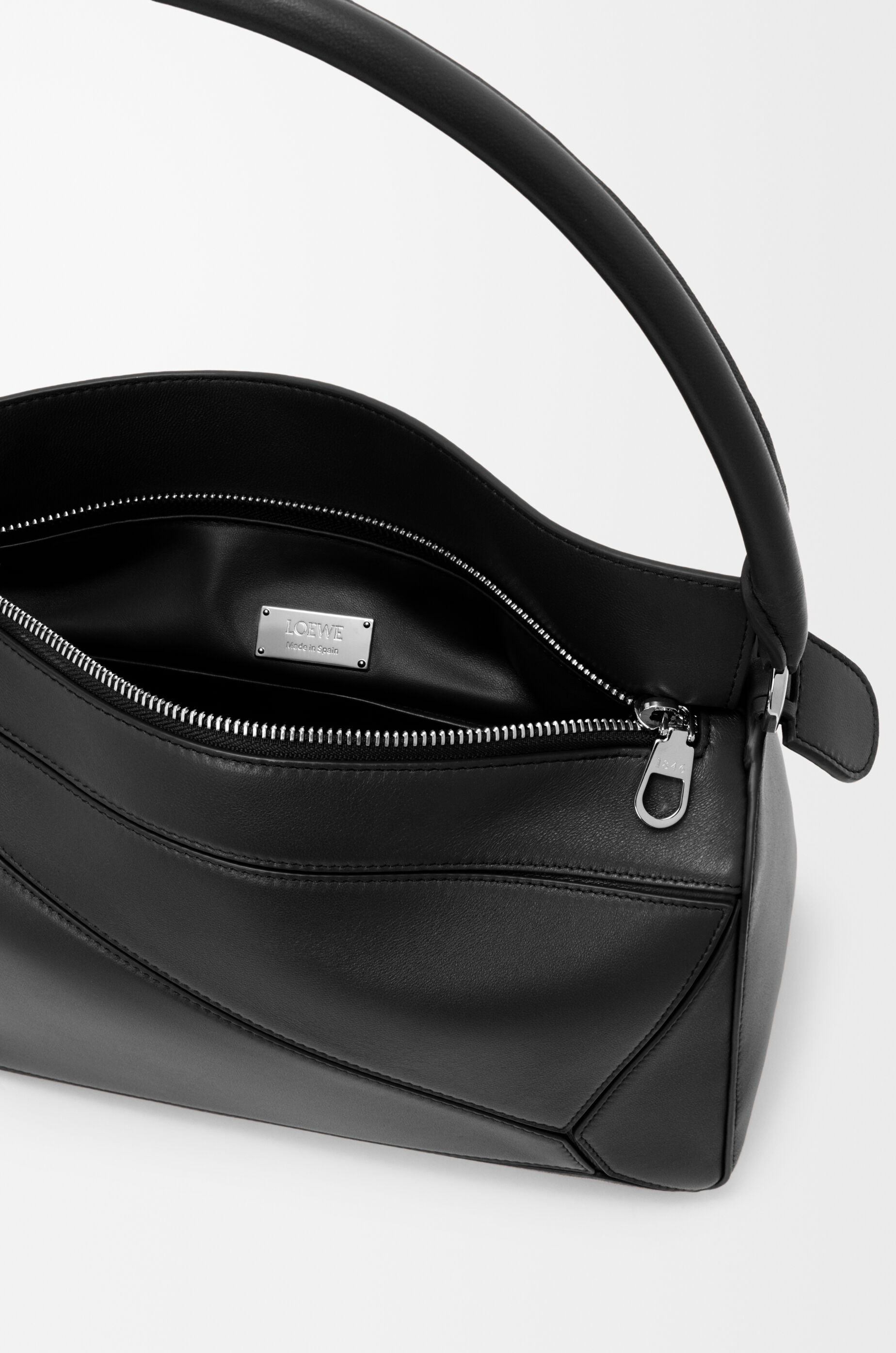 Medium Featherlight Puzzle bag in nappa lambskin Black - LOEWE