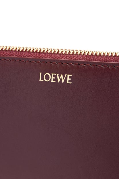 LOEWE Knot T pouch in shiny nappa calfskin 酒紅色/祖母綠 plp_rd