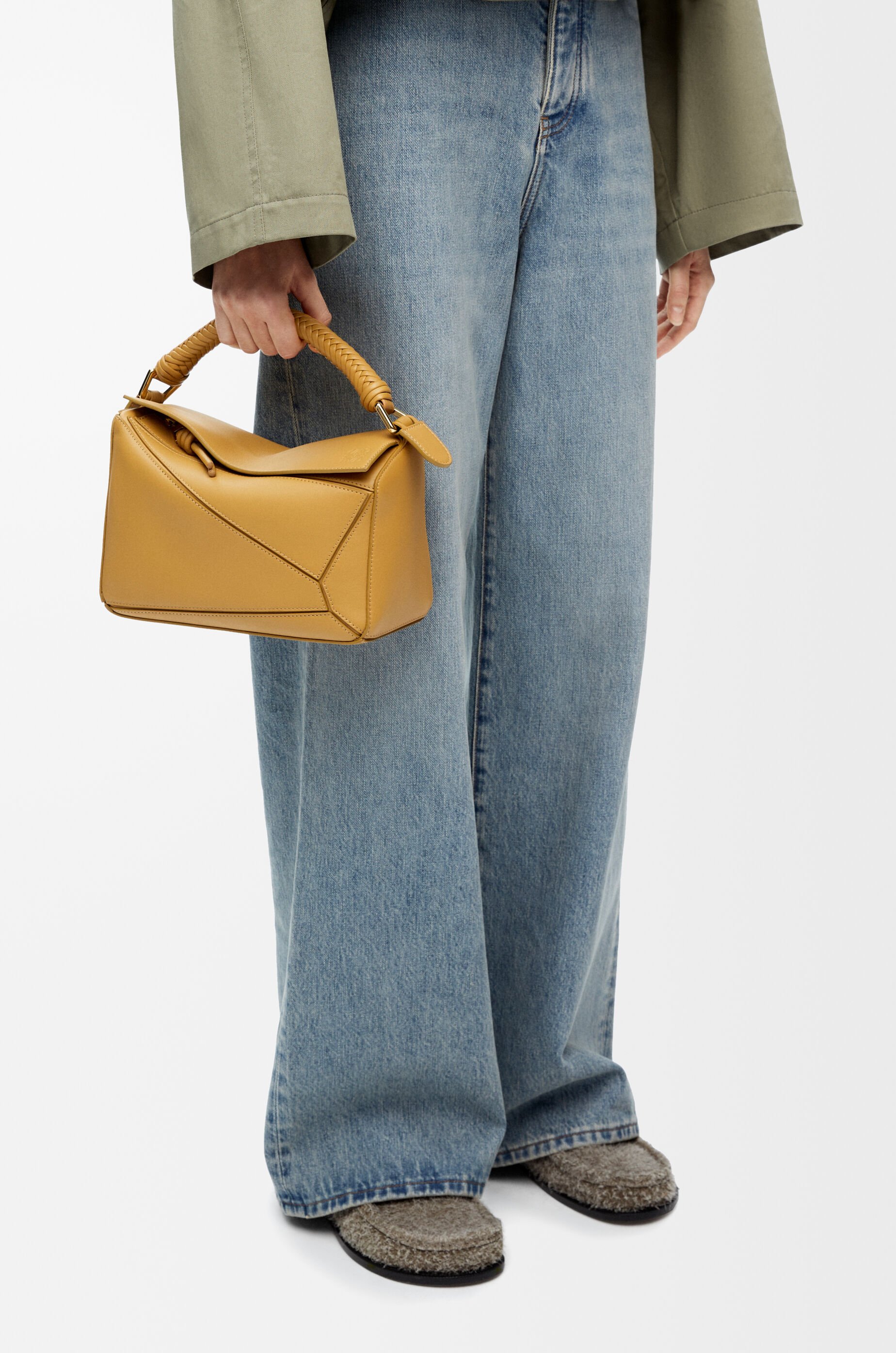 パズルバッグ スモール（スムースカーフ） ベージュ - LOEWE