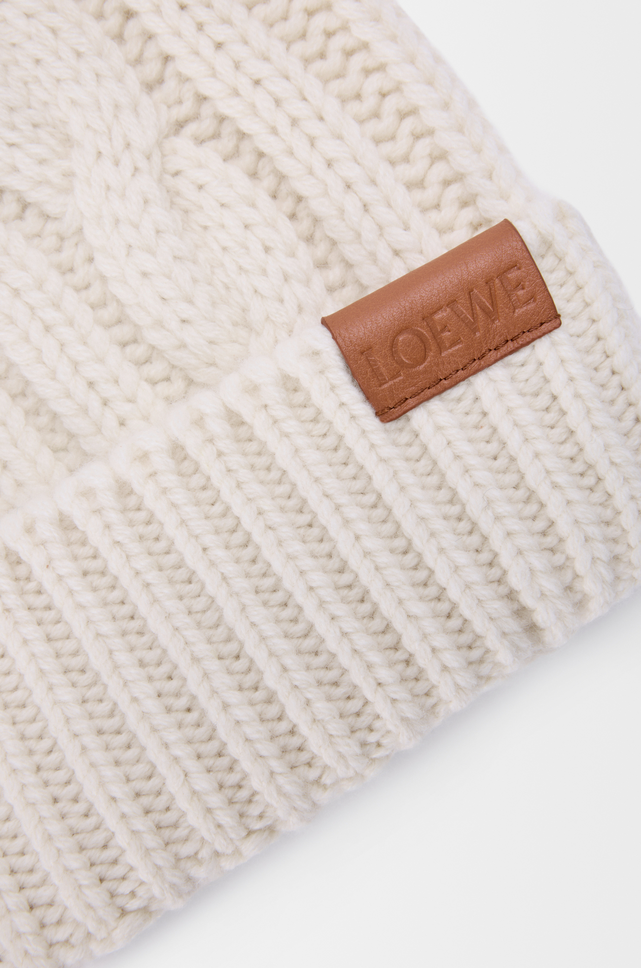 LOEWE Beanie in wool Ecru