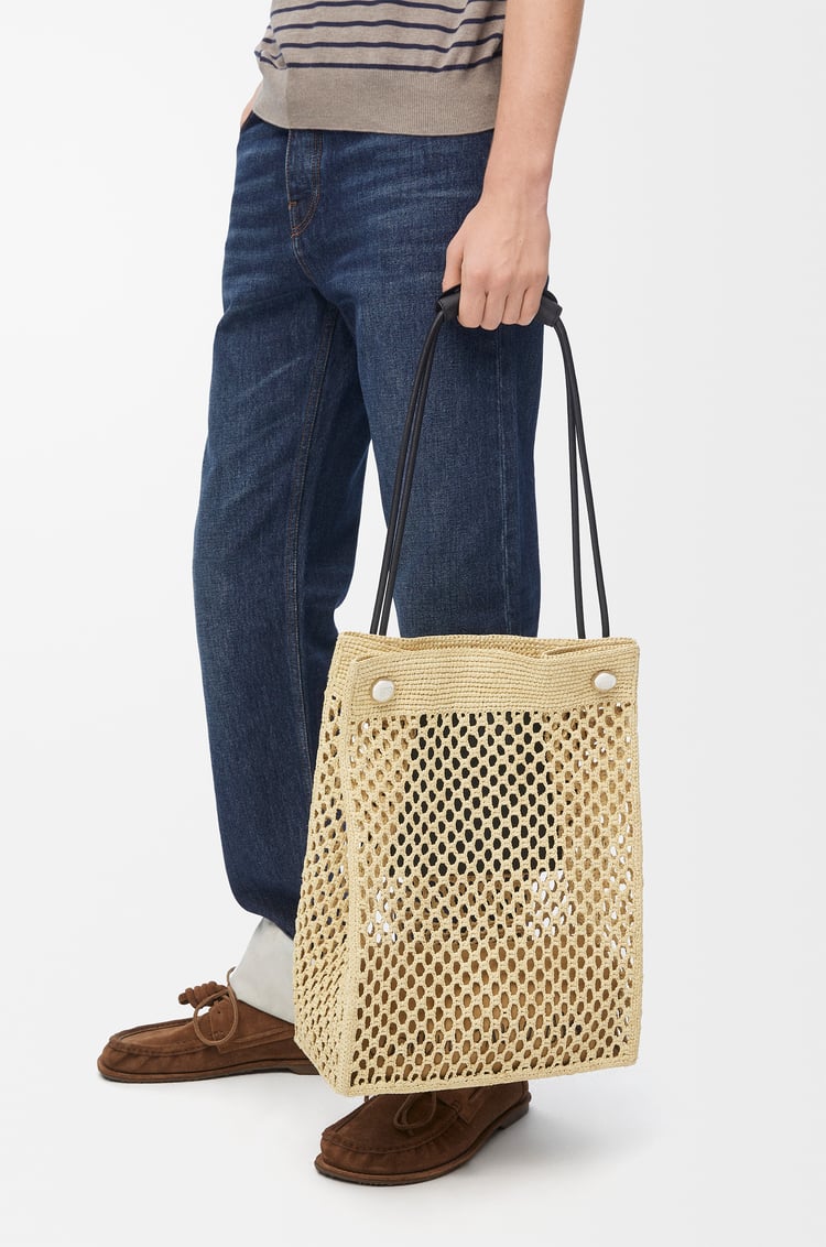 LOEWE Pebble hobo in raffia Natural