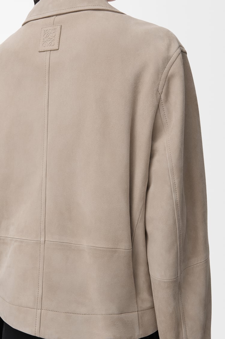 LOEWE Veste ceinturée en chèvre velours Beige Foncé