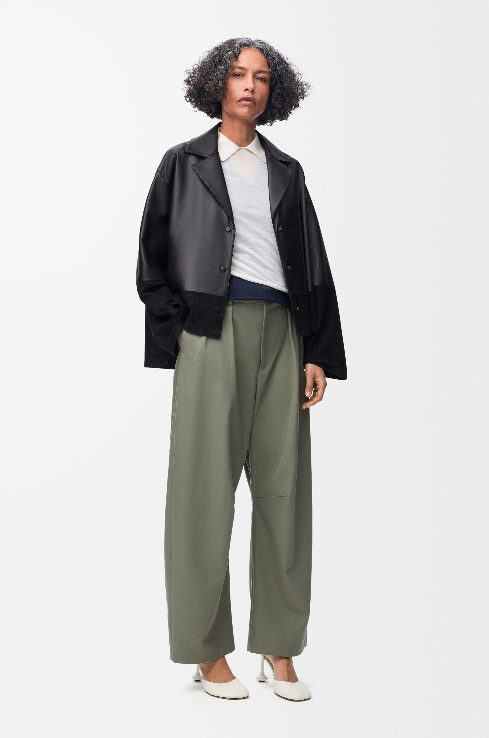 LOEWE*スタイルをアップグレード*タンベルト スムースカーフ LOEWE*スタイルをアップグレード*タンベルト スムースカーフ