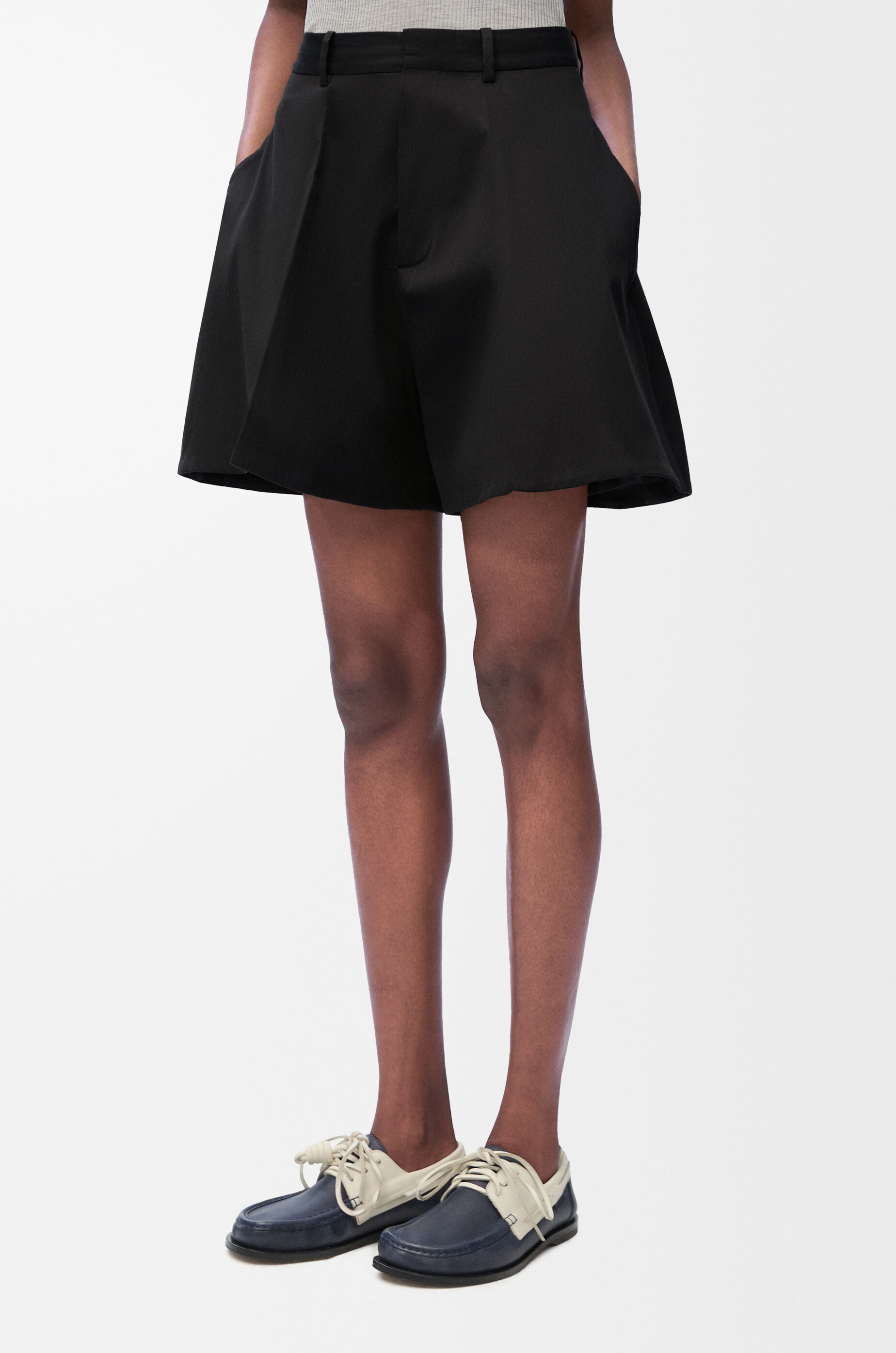 洗練された大人のショートスカート*LOEWE*コットンシルク Trapeze shorts in cotton and silk Black - LOEWE