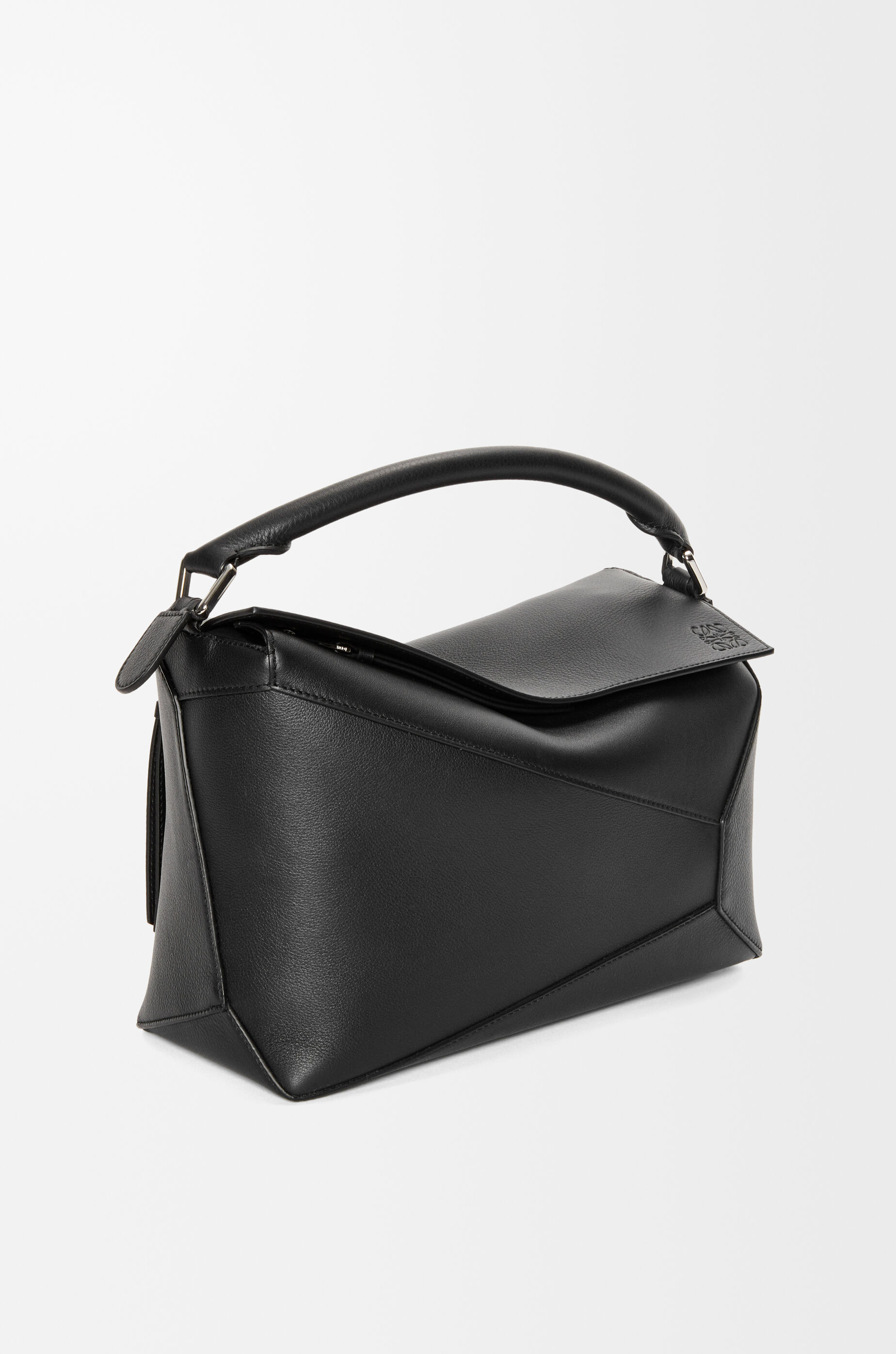 Puzzle bag in classic calfskin Black LOEWE