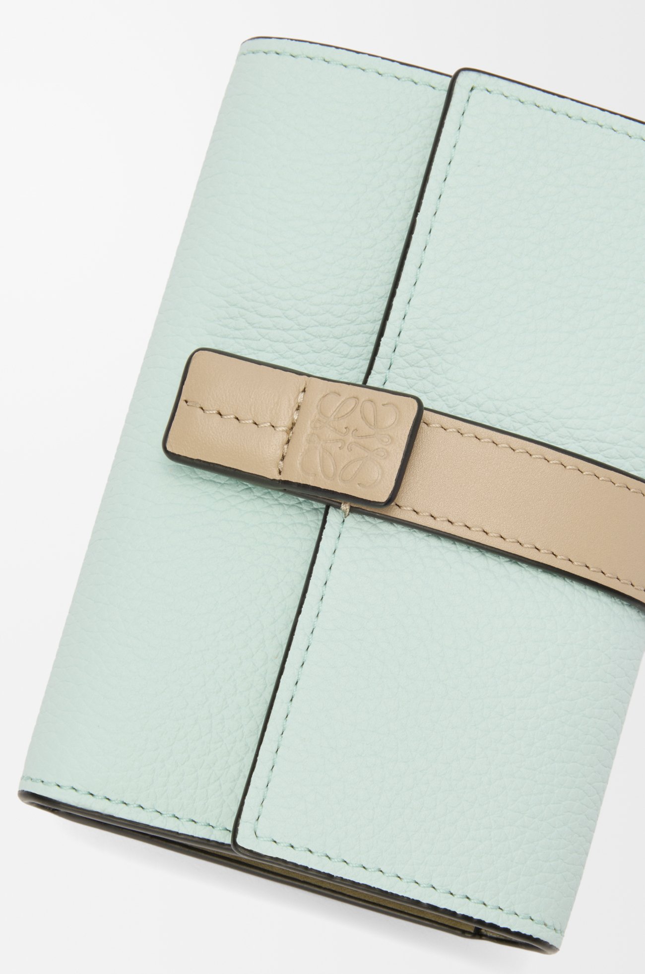 LOEWE Small vertical wallet in soft grained calfskin Frozen/Clay