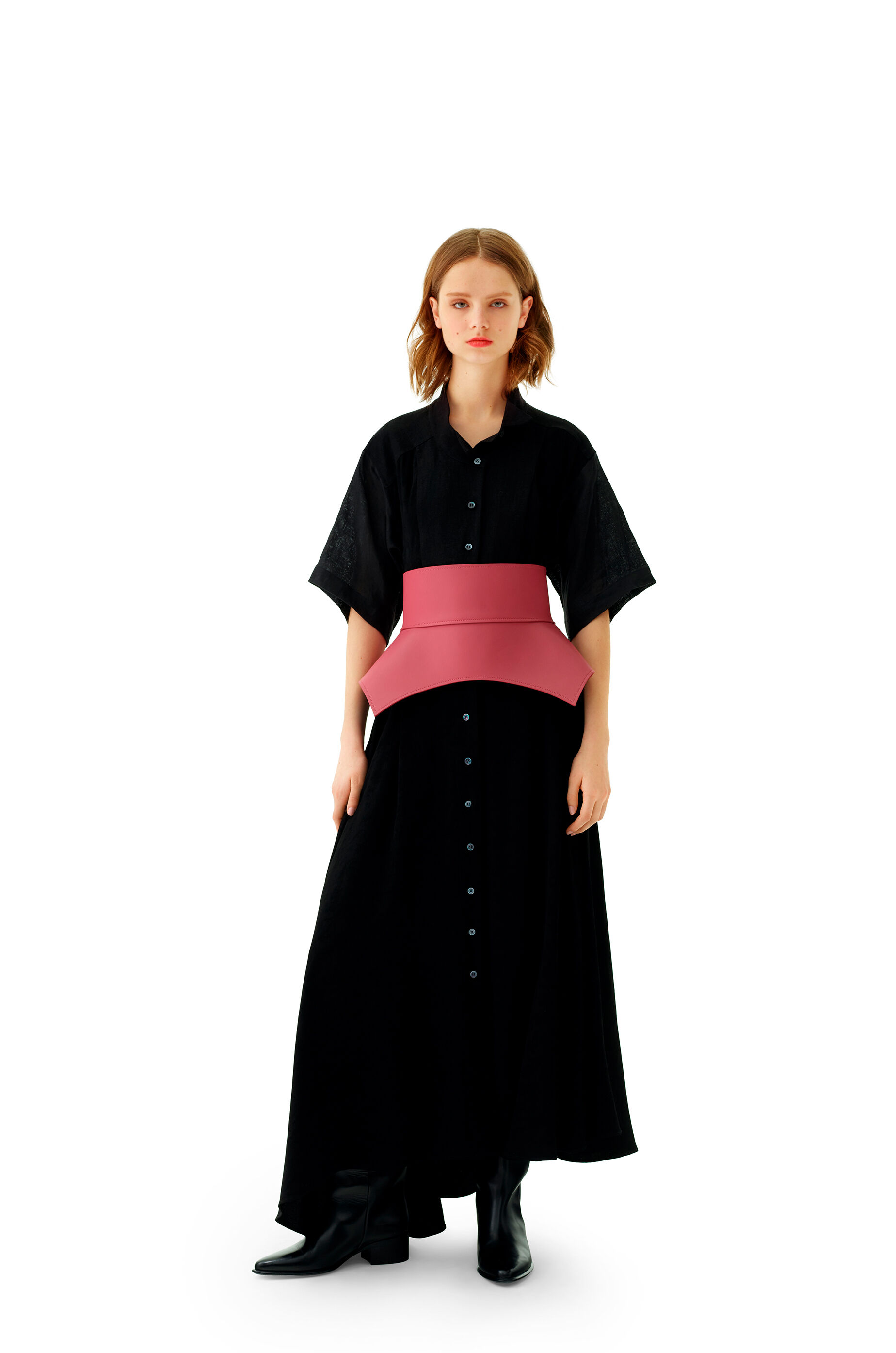 Loewe obi belt clearance