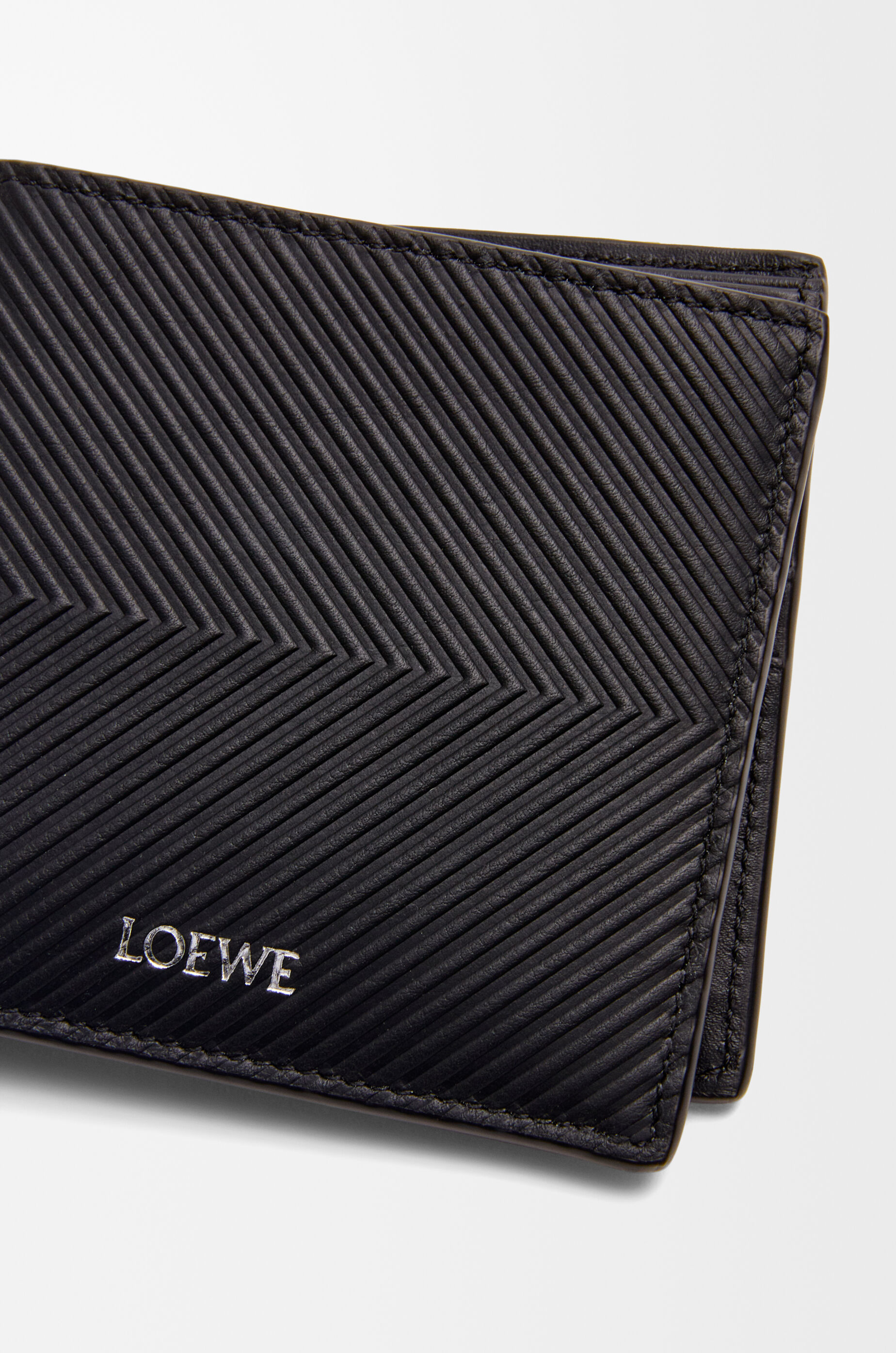 Bifold wallet in textured classic calfskin Black - LOEWE