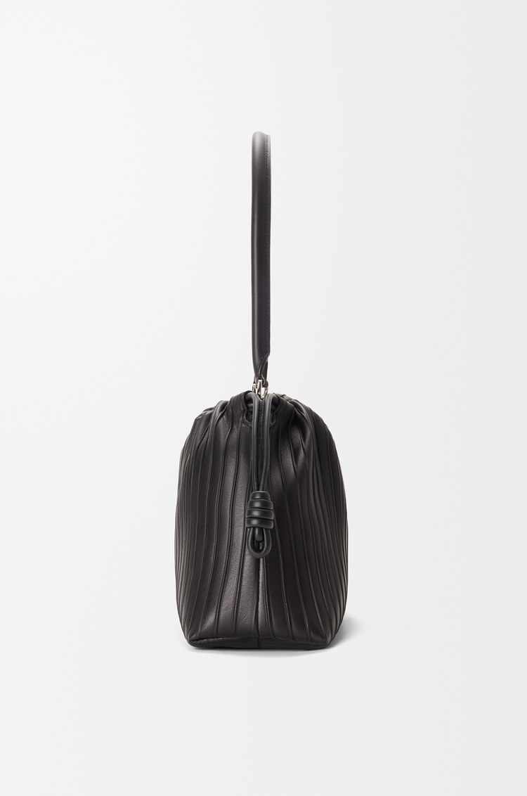 LOEWE フラメンコ プリーツ パース ミディアム（ナパラム） ブラック