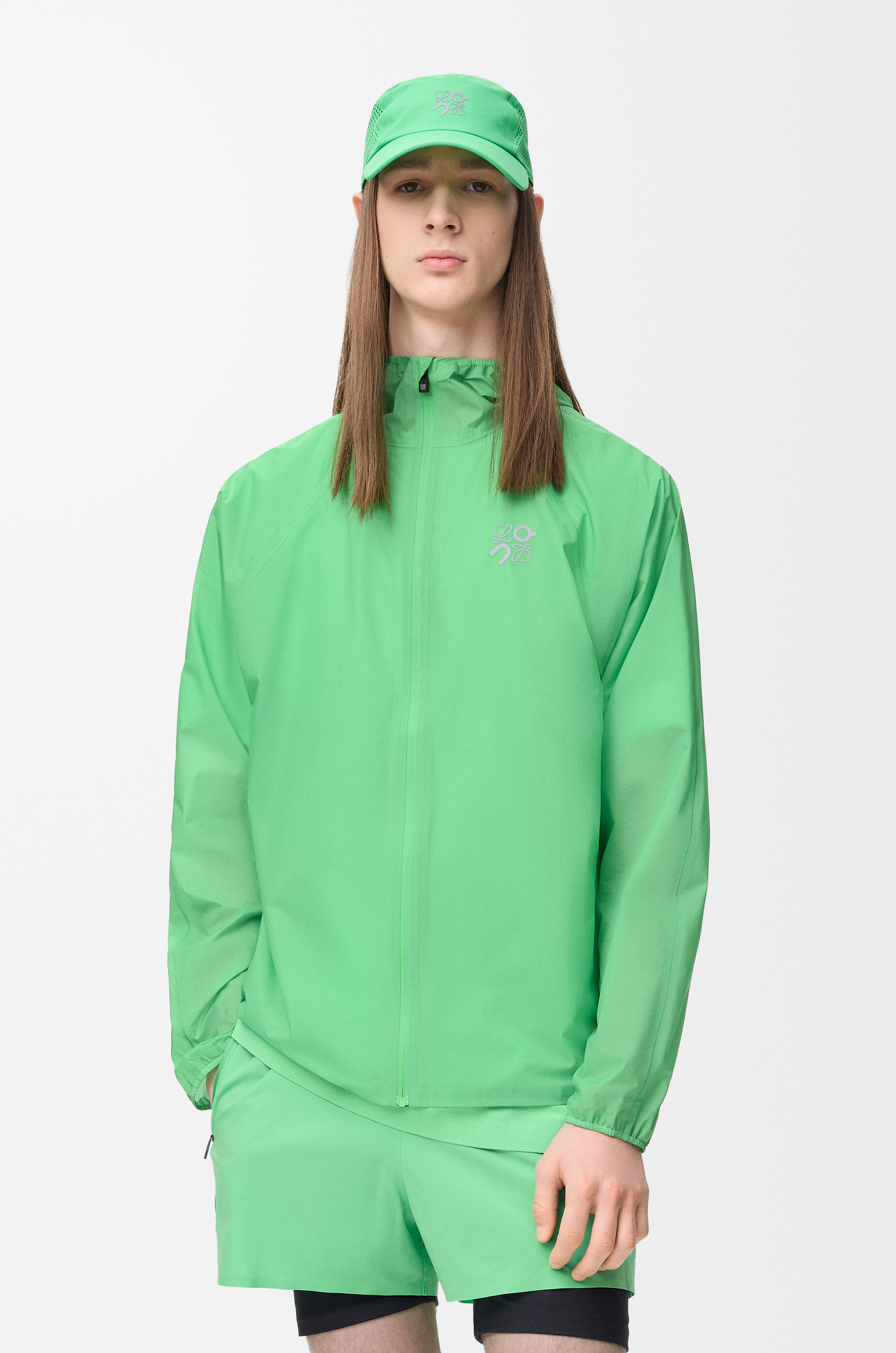 ♦LOEWE♦ オン ウルトラ テクニカル ジャケット LOEWE Loewe x On - Ultra Logo Technical Jacket in Black