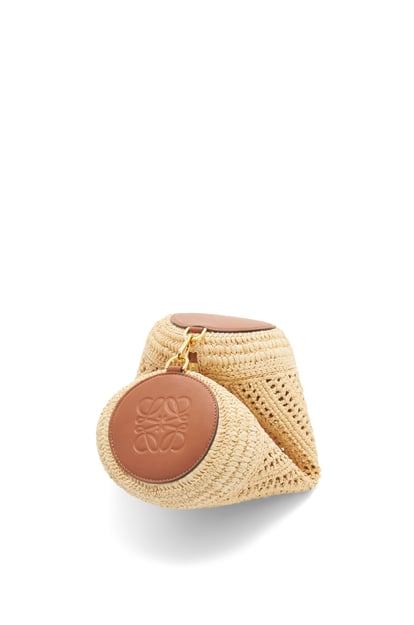 LOEWE Bracelet pouch in raffia and calfskin Natural/Tan plp_rd