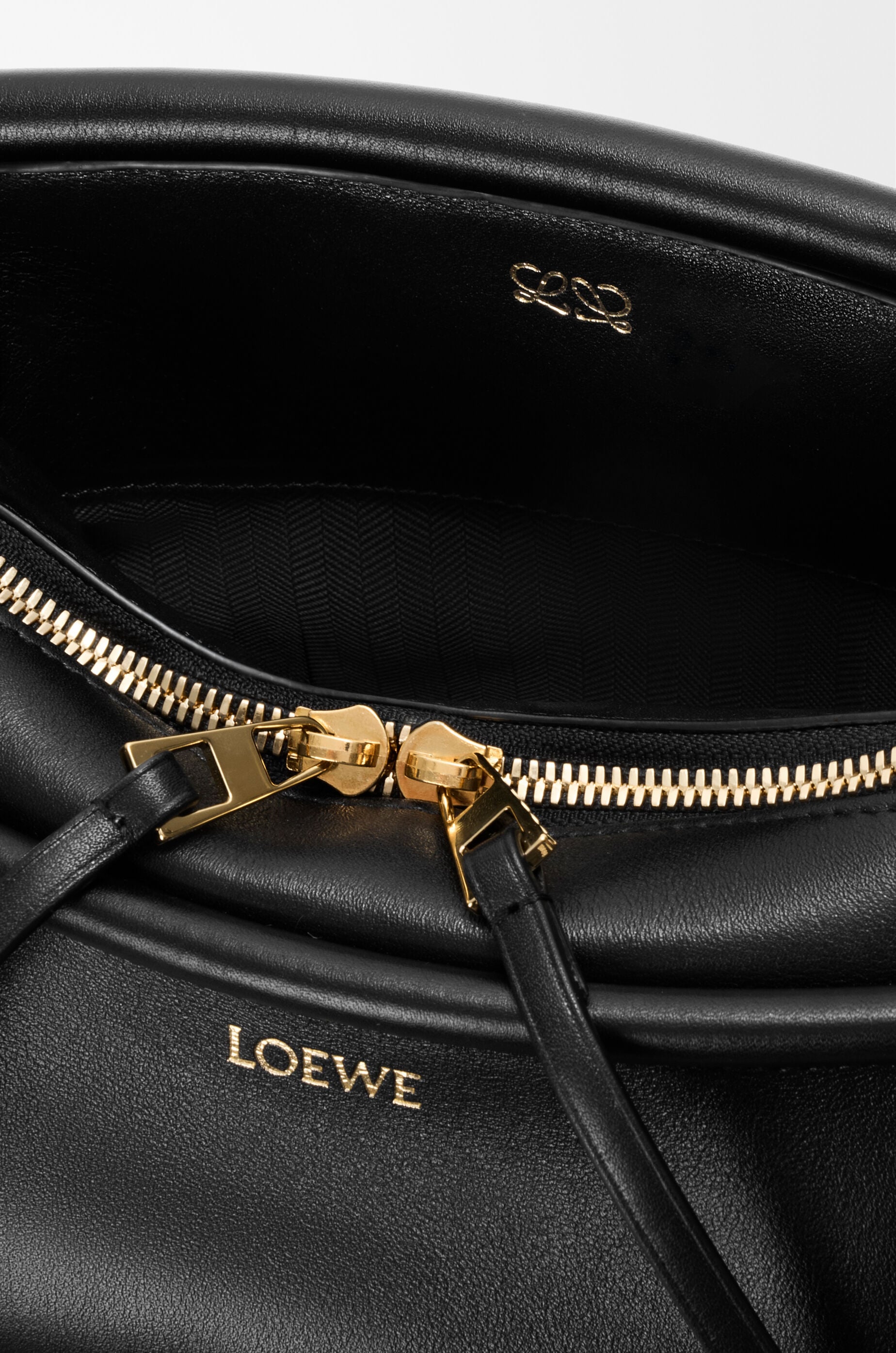ロエベ公式オンラインストア｜LOEWE - ロエベ 日本 公式サイト